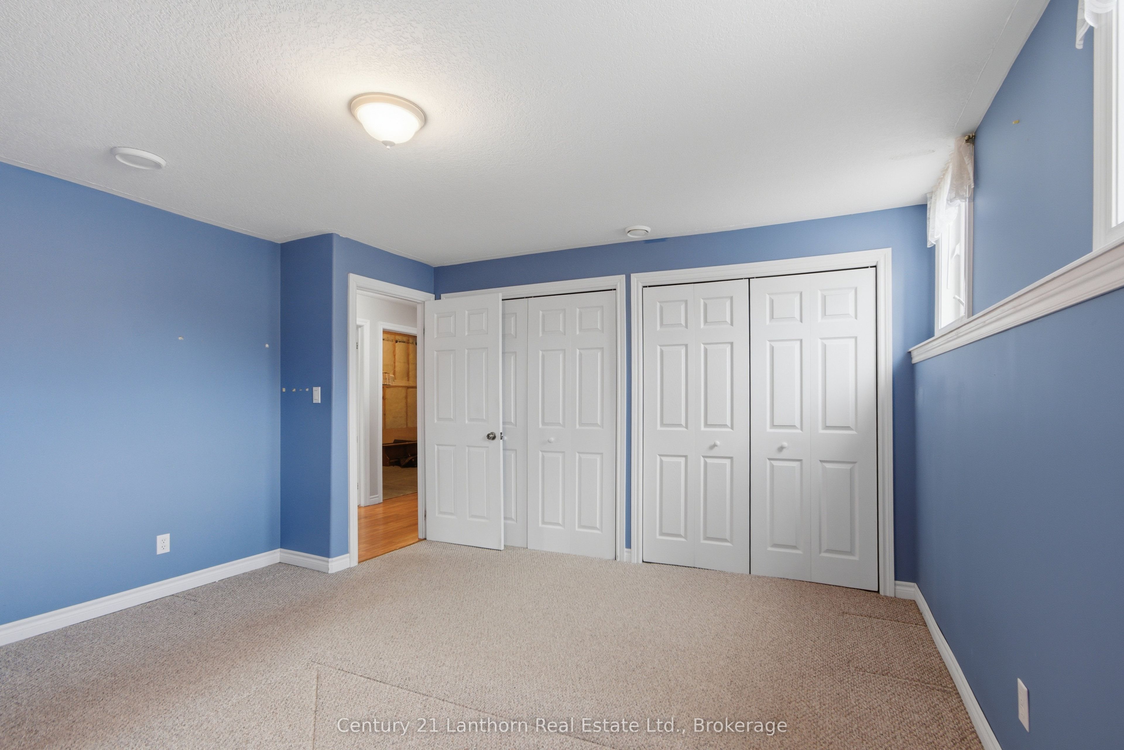 6 Chisholm Square Property Photo 16