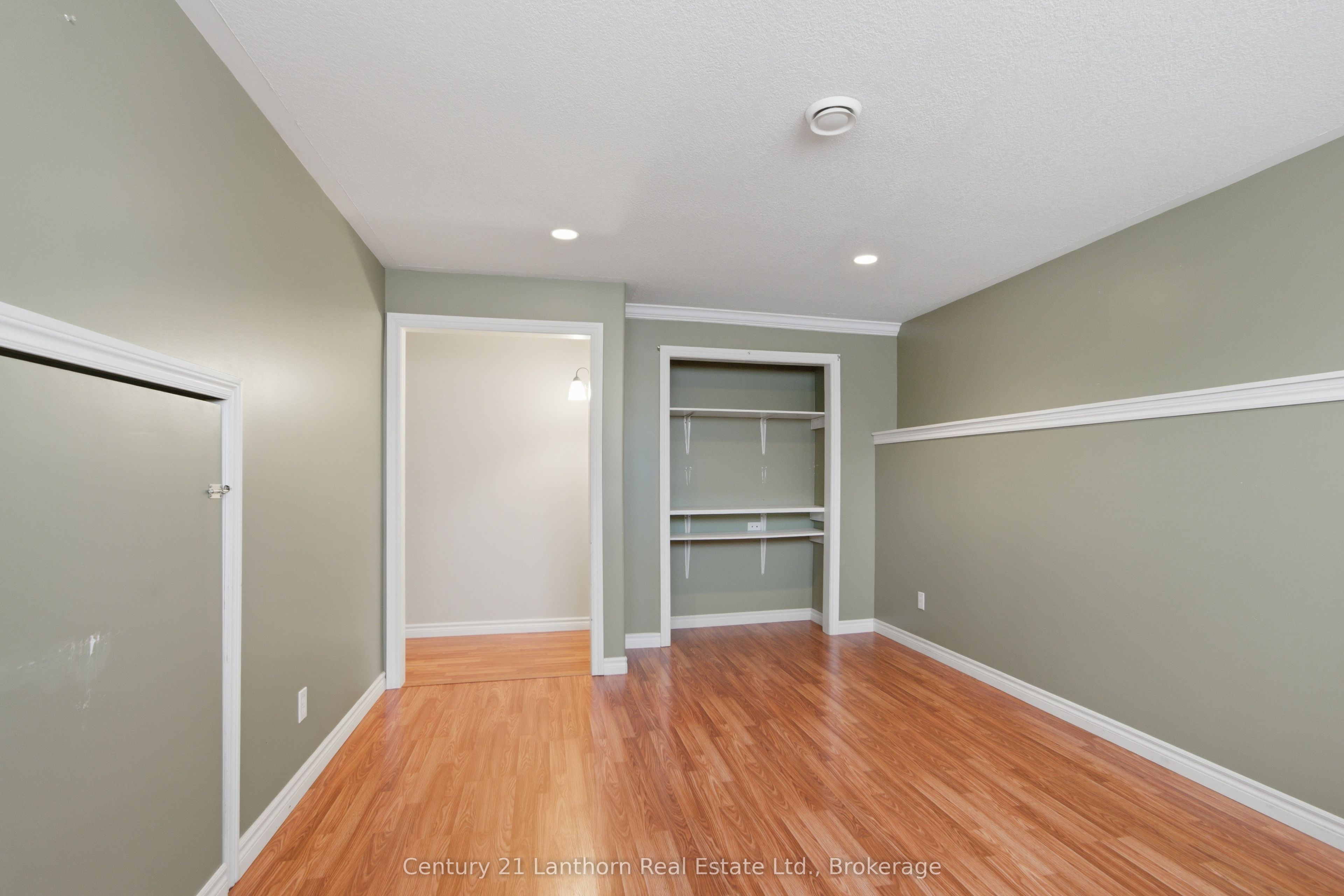 6 Chisholm Square Property Photo 19