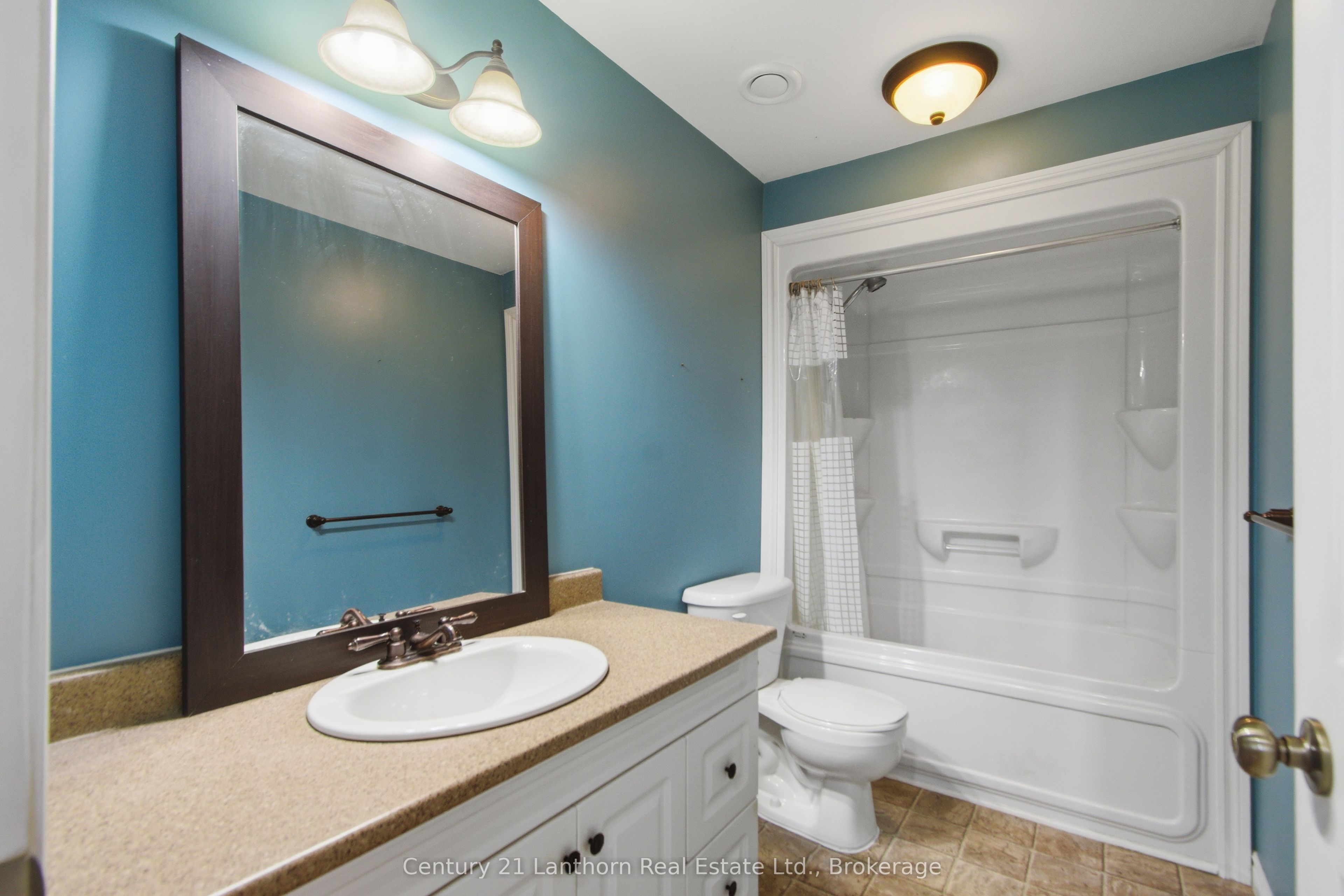 6 Chisholm Square Property Photo 22