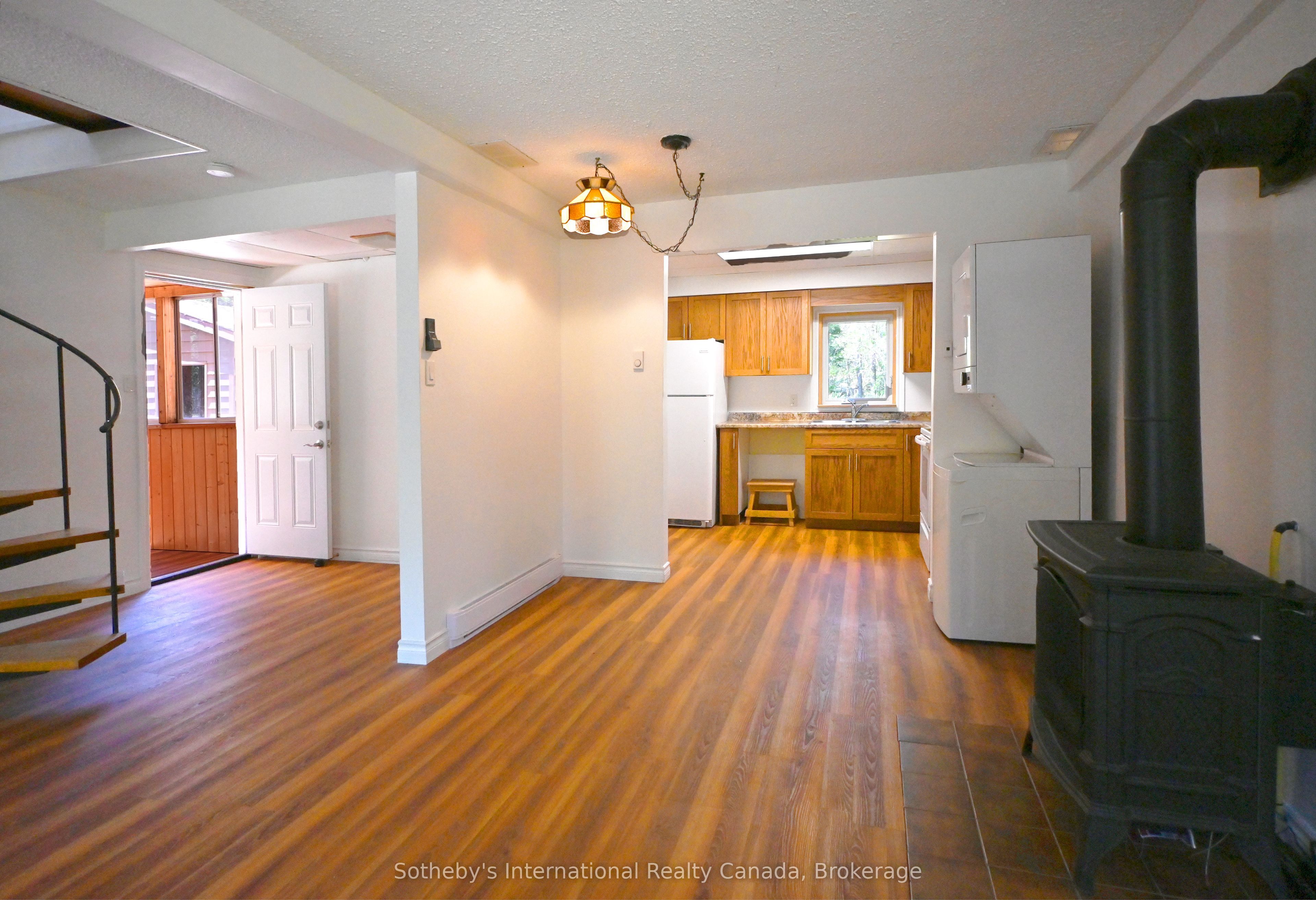 1072 Holiday Park Drive Property Photo 10