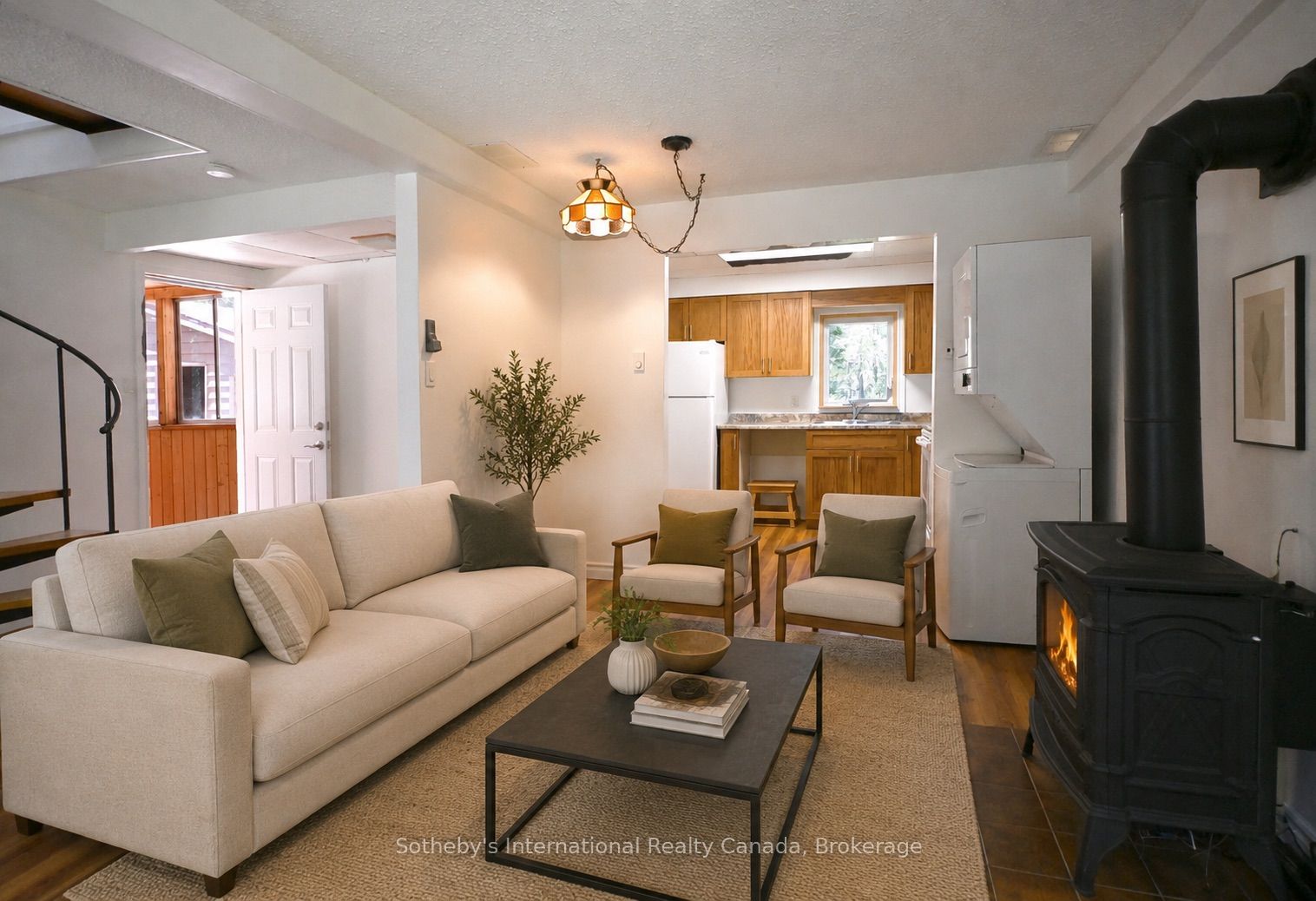 1072 Holiday Park Drive Property Photo 11