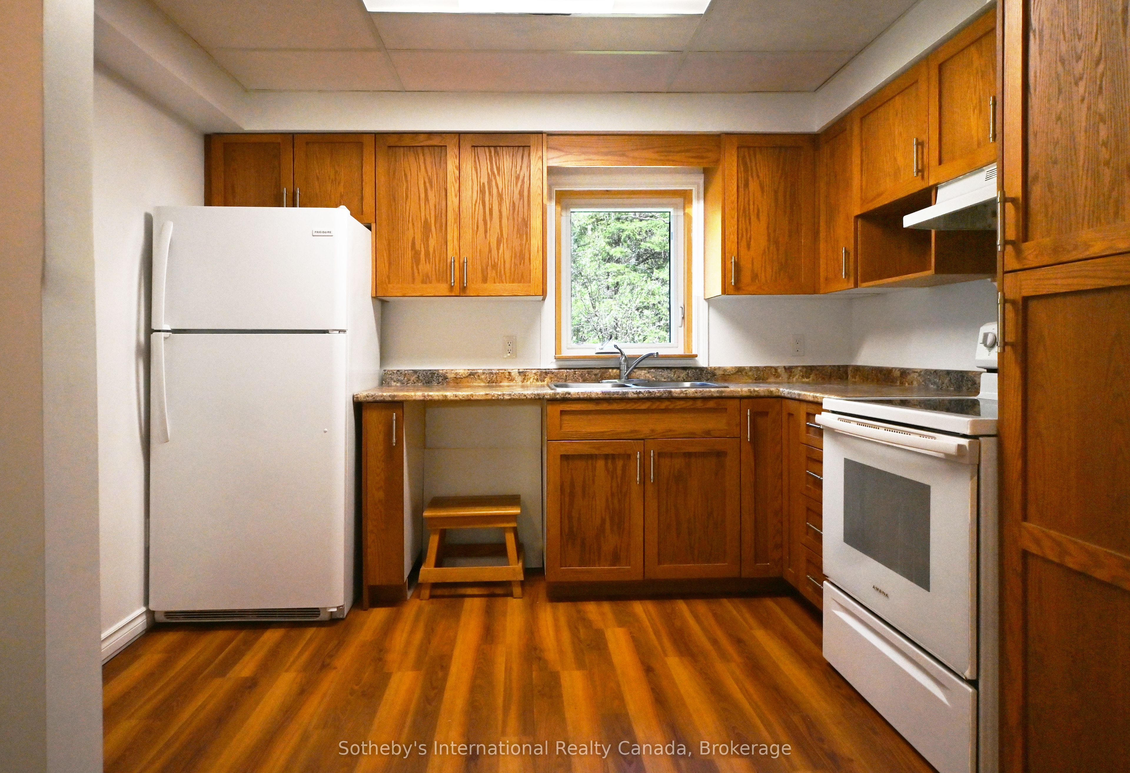 1072 Holiday Park Drive Property Photo 12