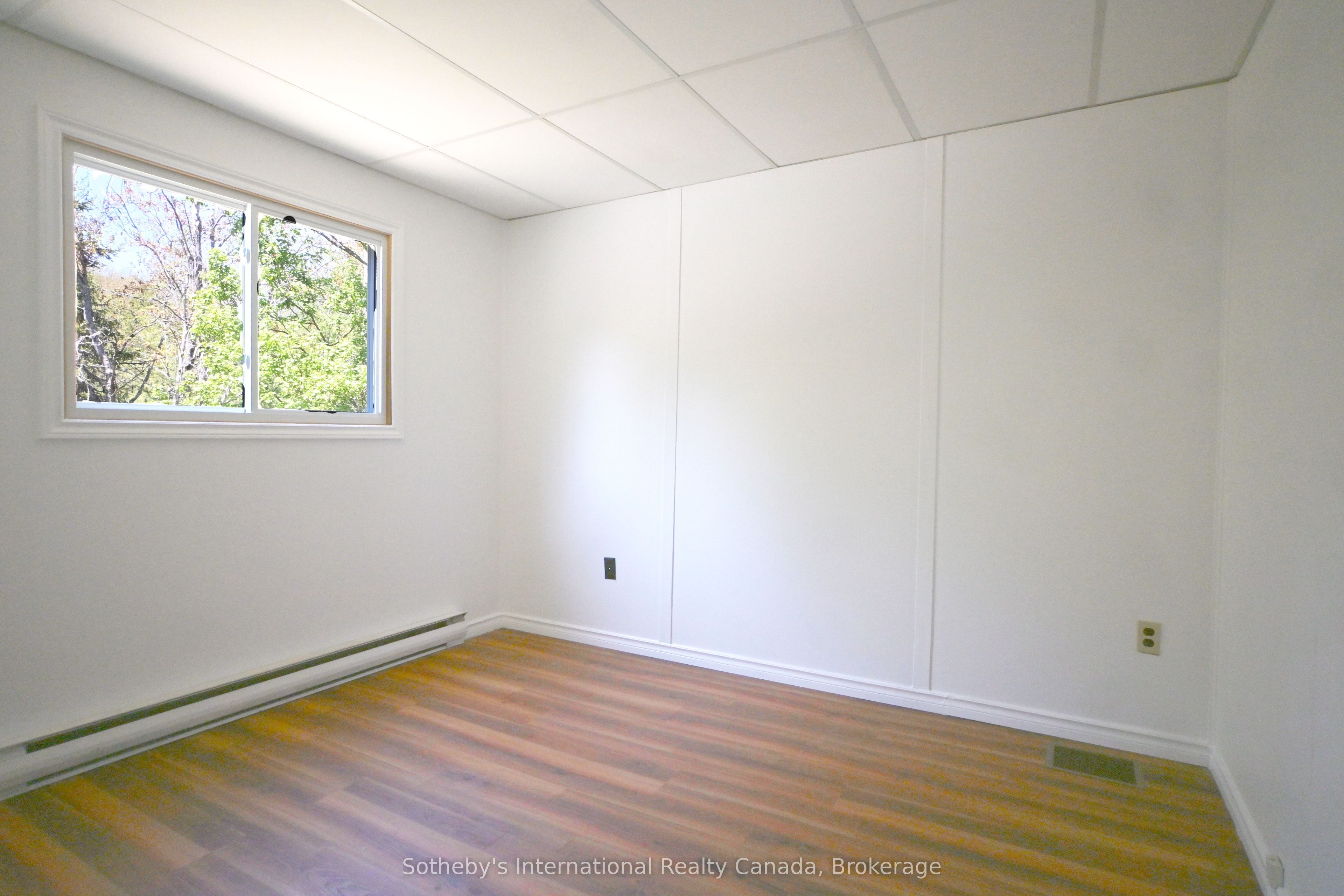 1072 Holiday Park Drive Property Photo 17