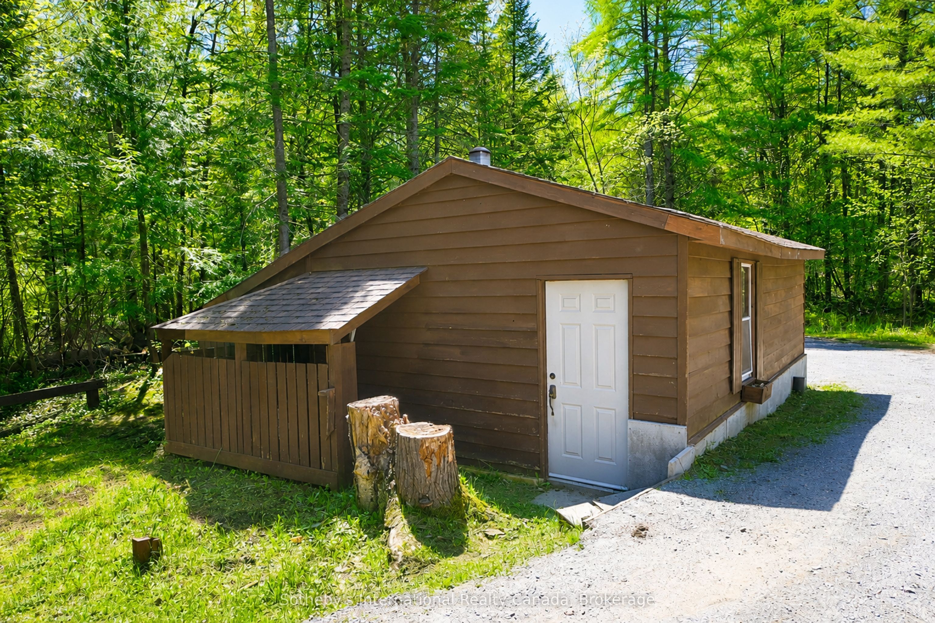 1072 Holiday Park Drive Property Photo 31