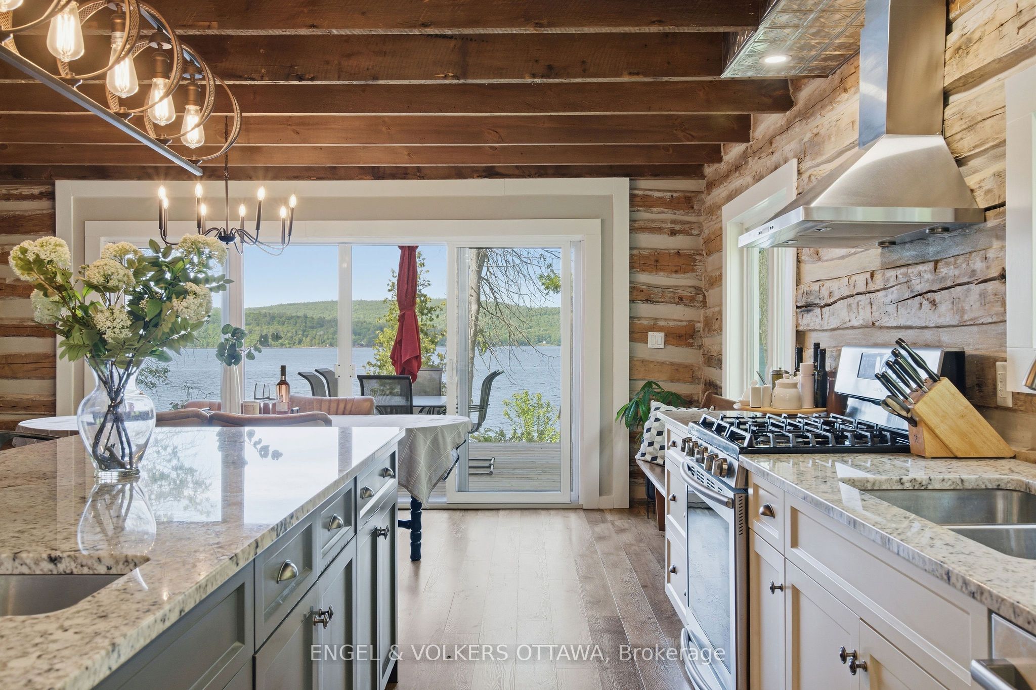 106 Whites Beach Trail Property Photo 6