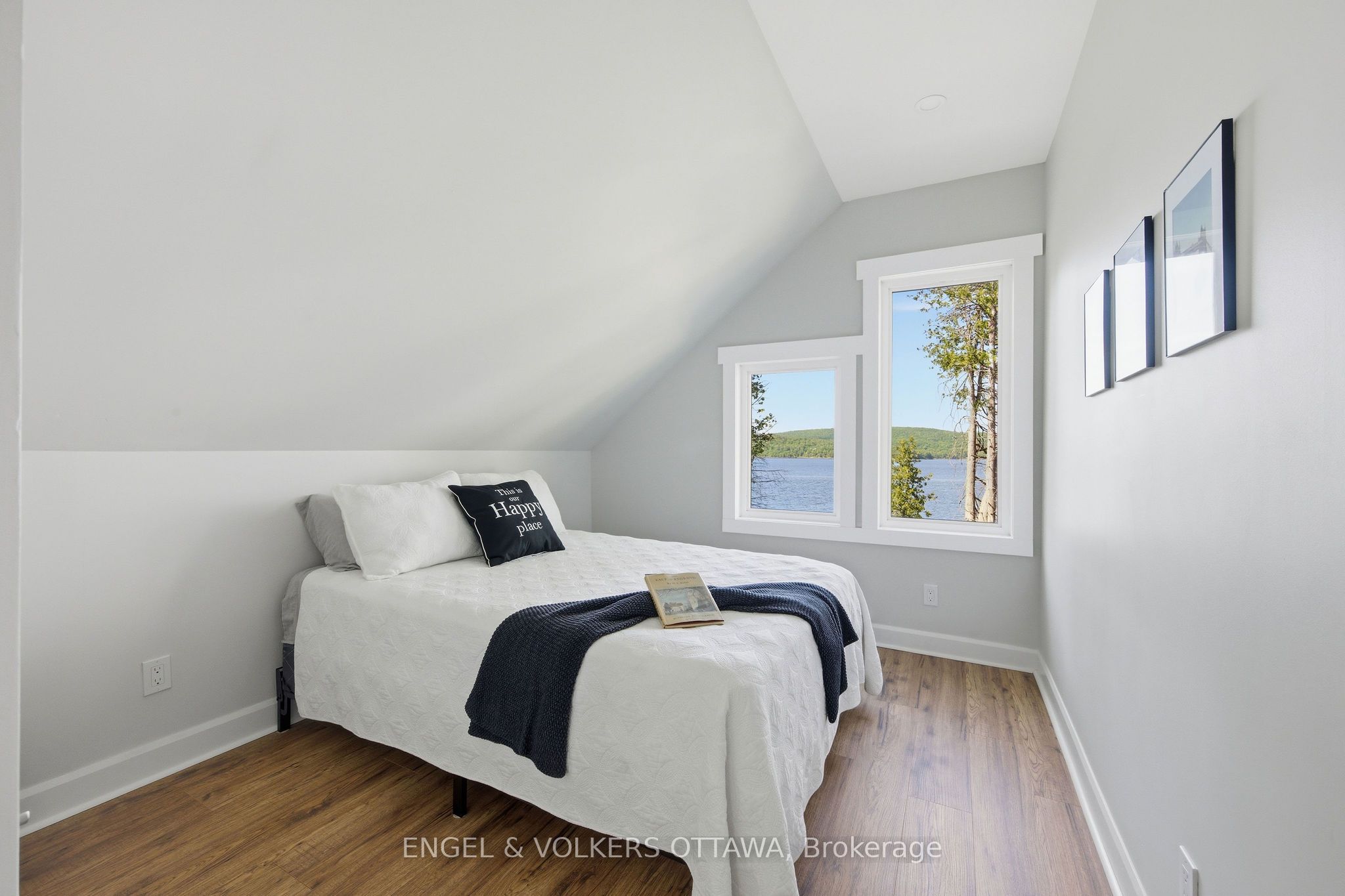 106 Whites Beach Trail Property Photo 18