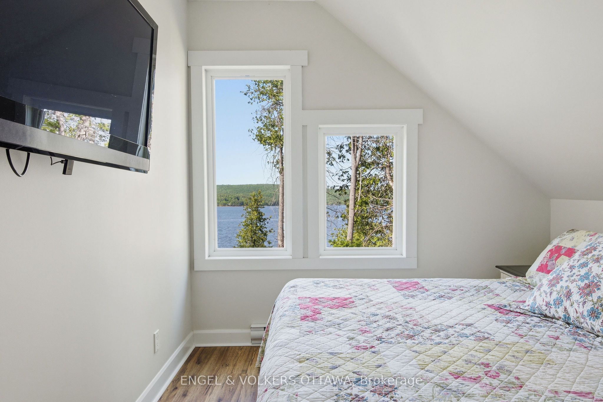 106 Whites Beach Trail Property Photo 21