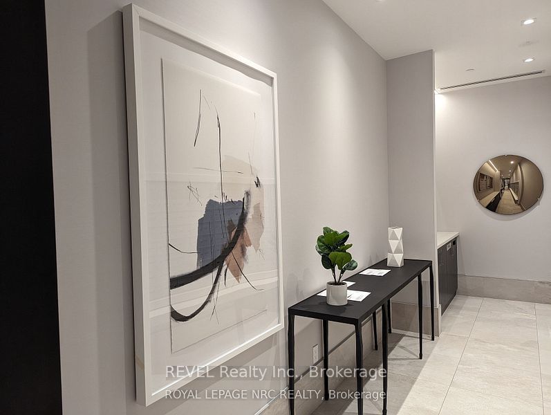 385 Winston Road 1302 Property Photo 4