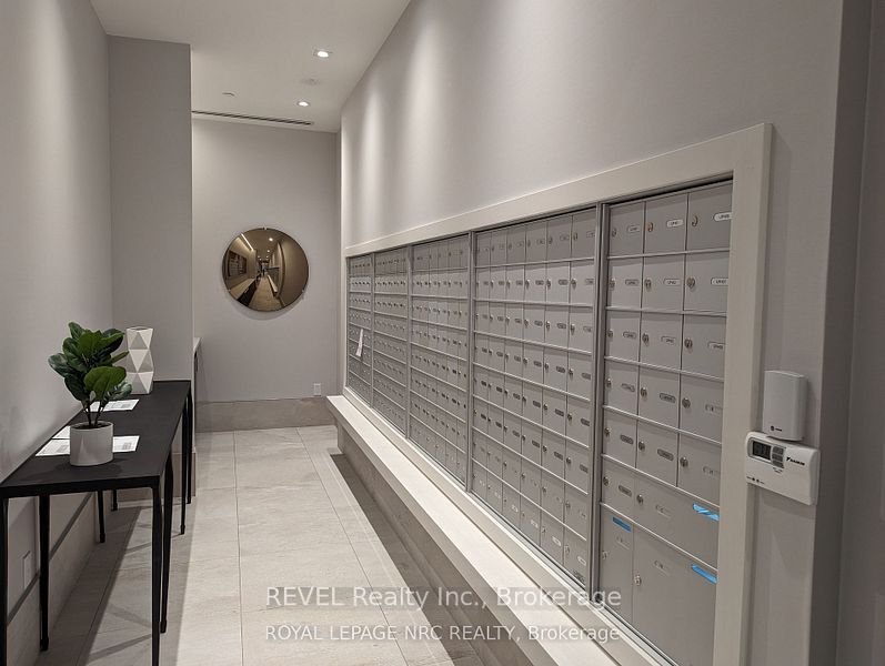 385 Winston Road 1302 Property Photo 5
