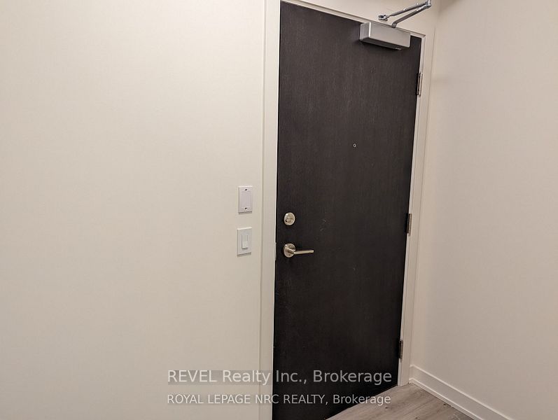 385 Winston Road 1302 Property Photo 6
