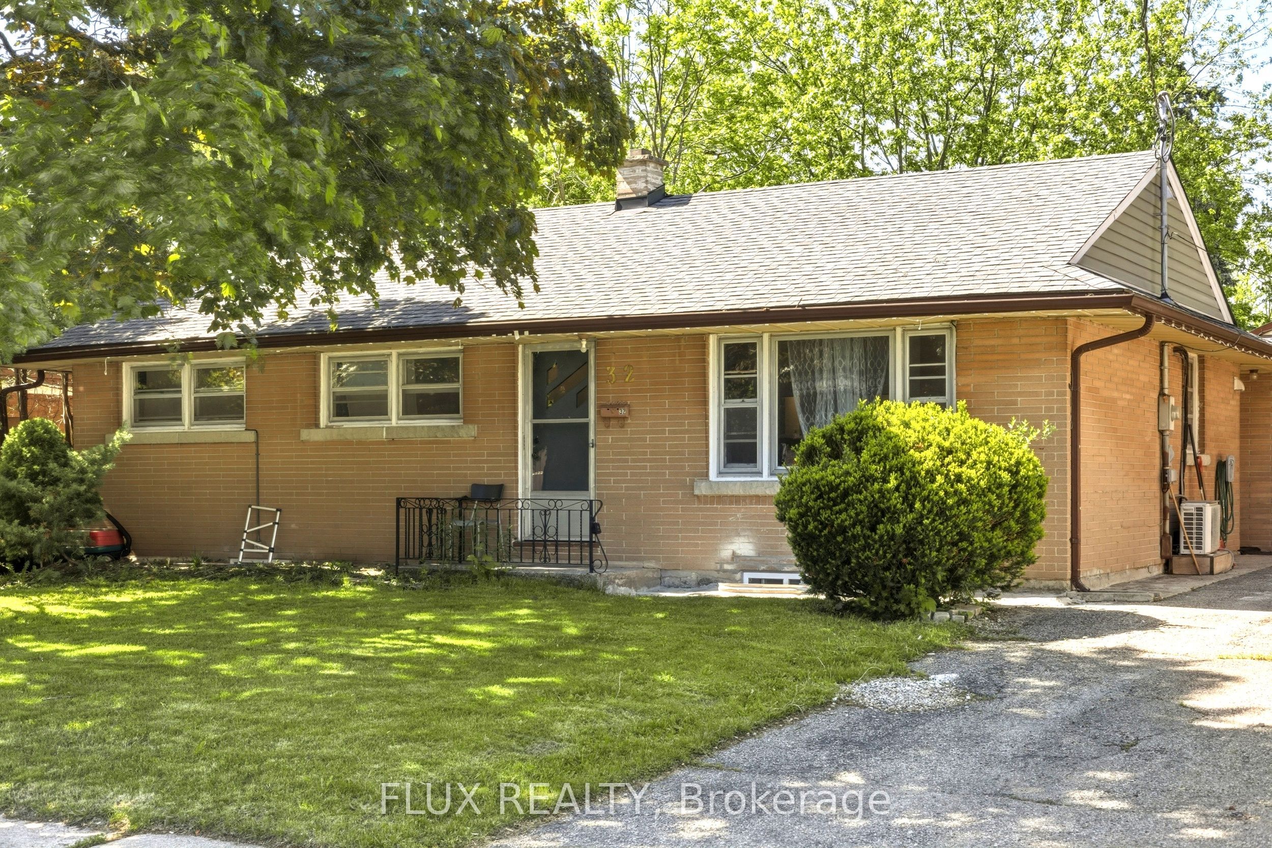 32 Close Avenue Property Photo 4
