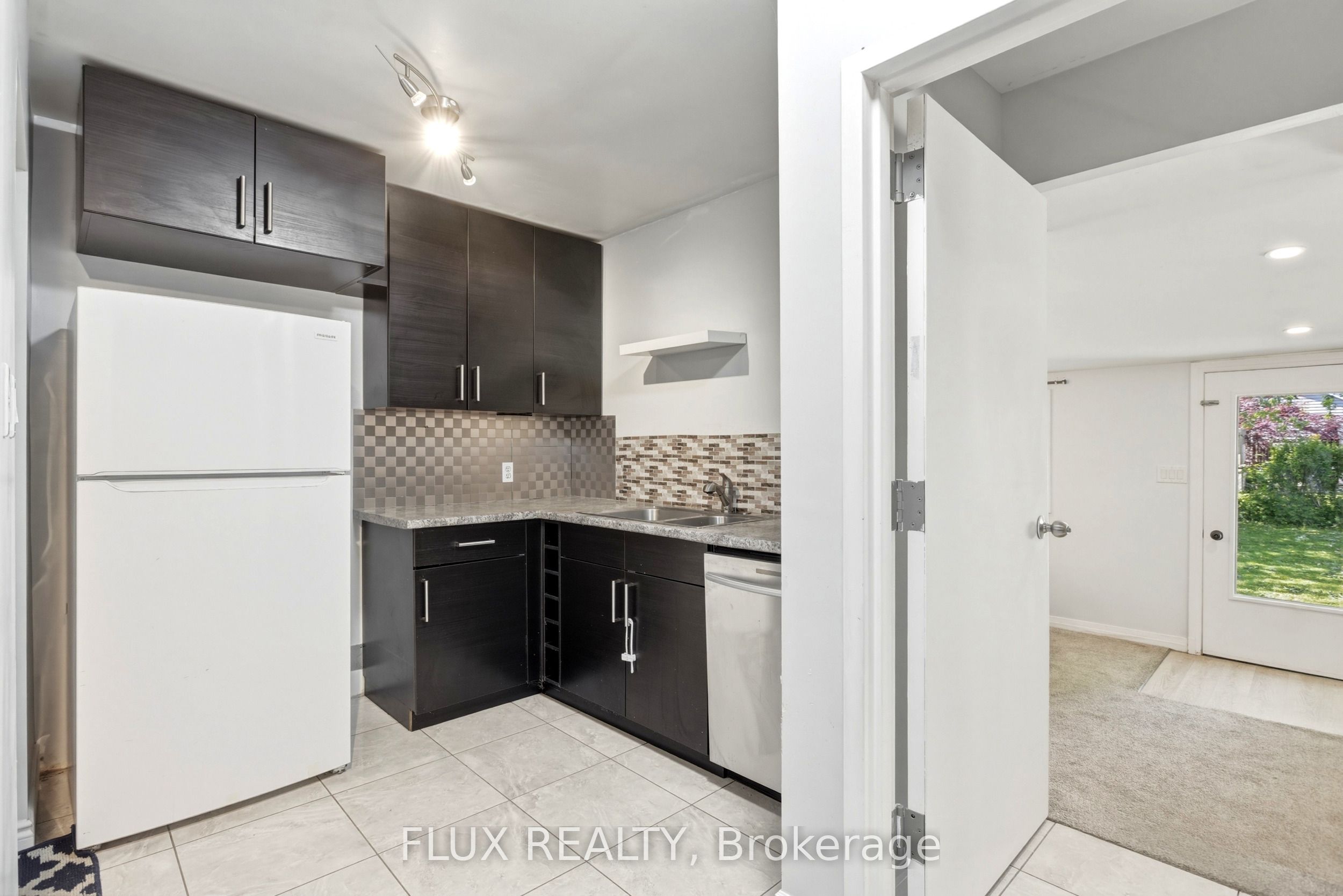 32 Close Avenue Property Photo 17