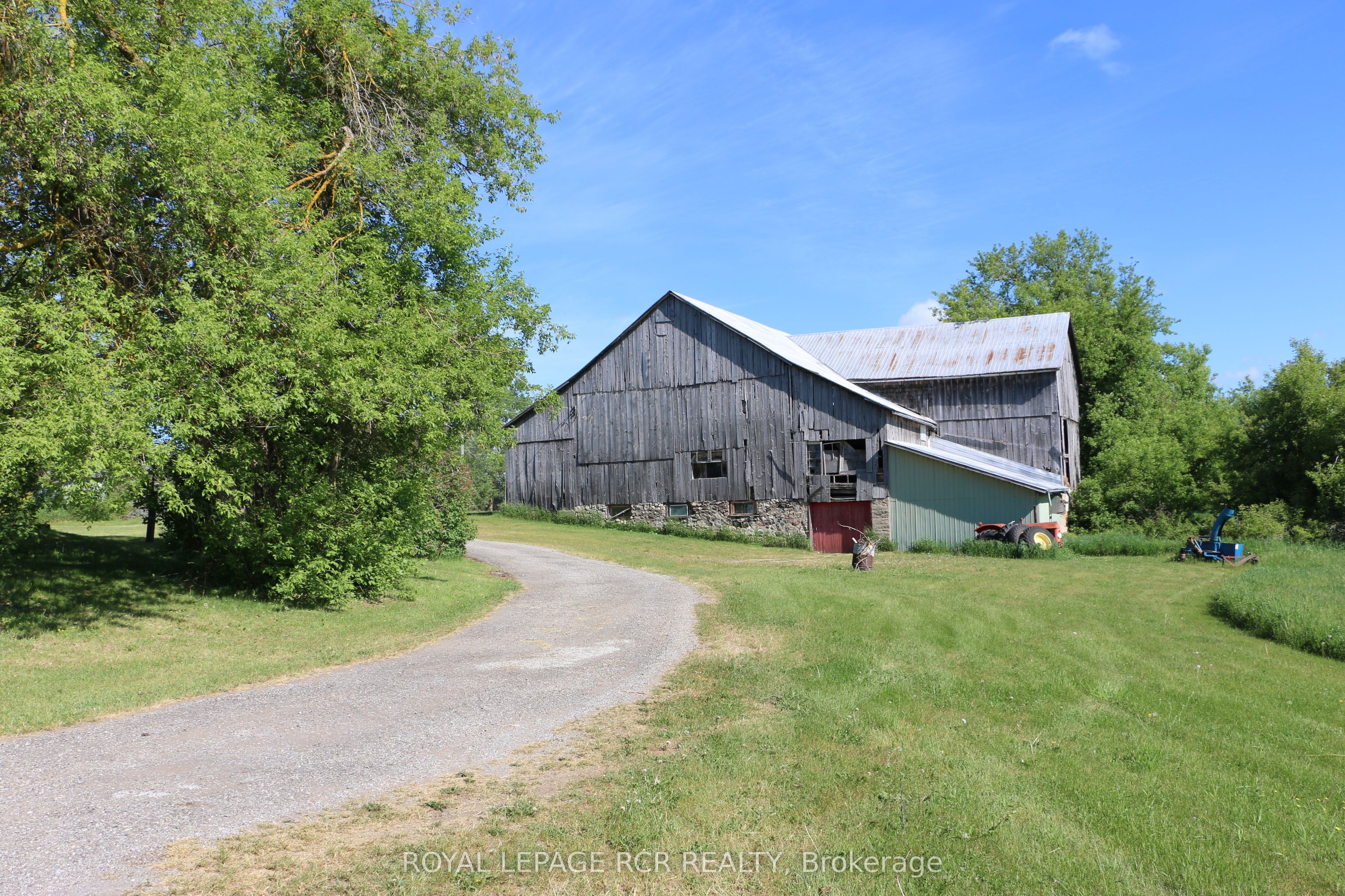 515273 2nd Line Property Photo 4