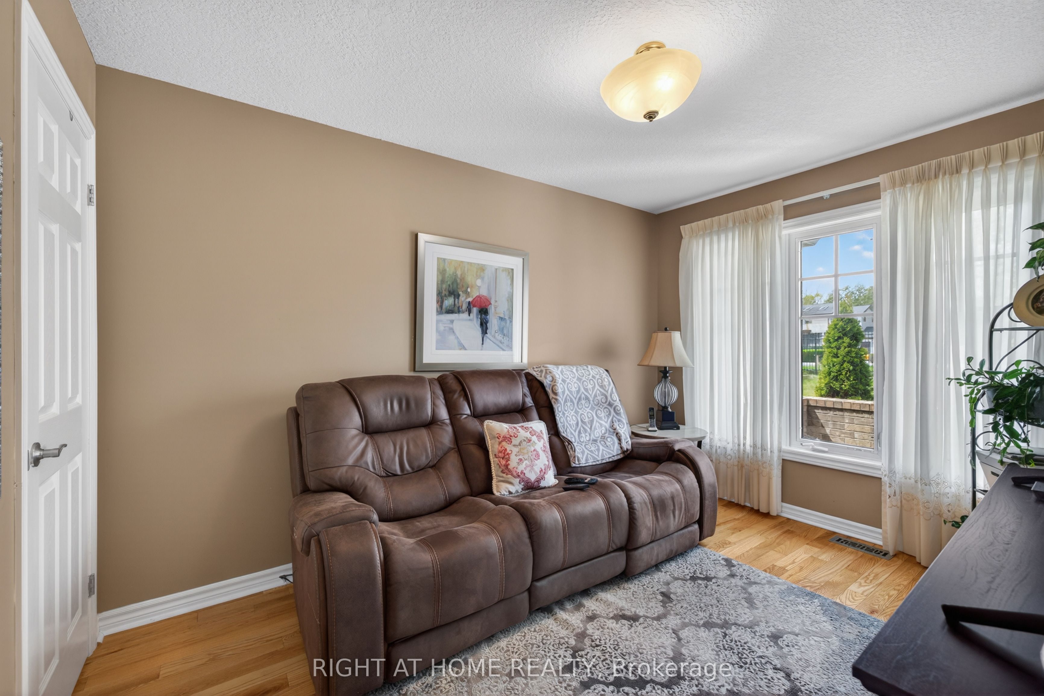 2100 Denview Avenue 21 Property Photo 7