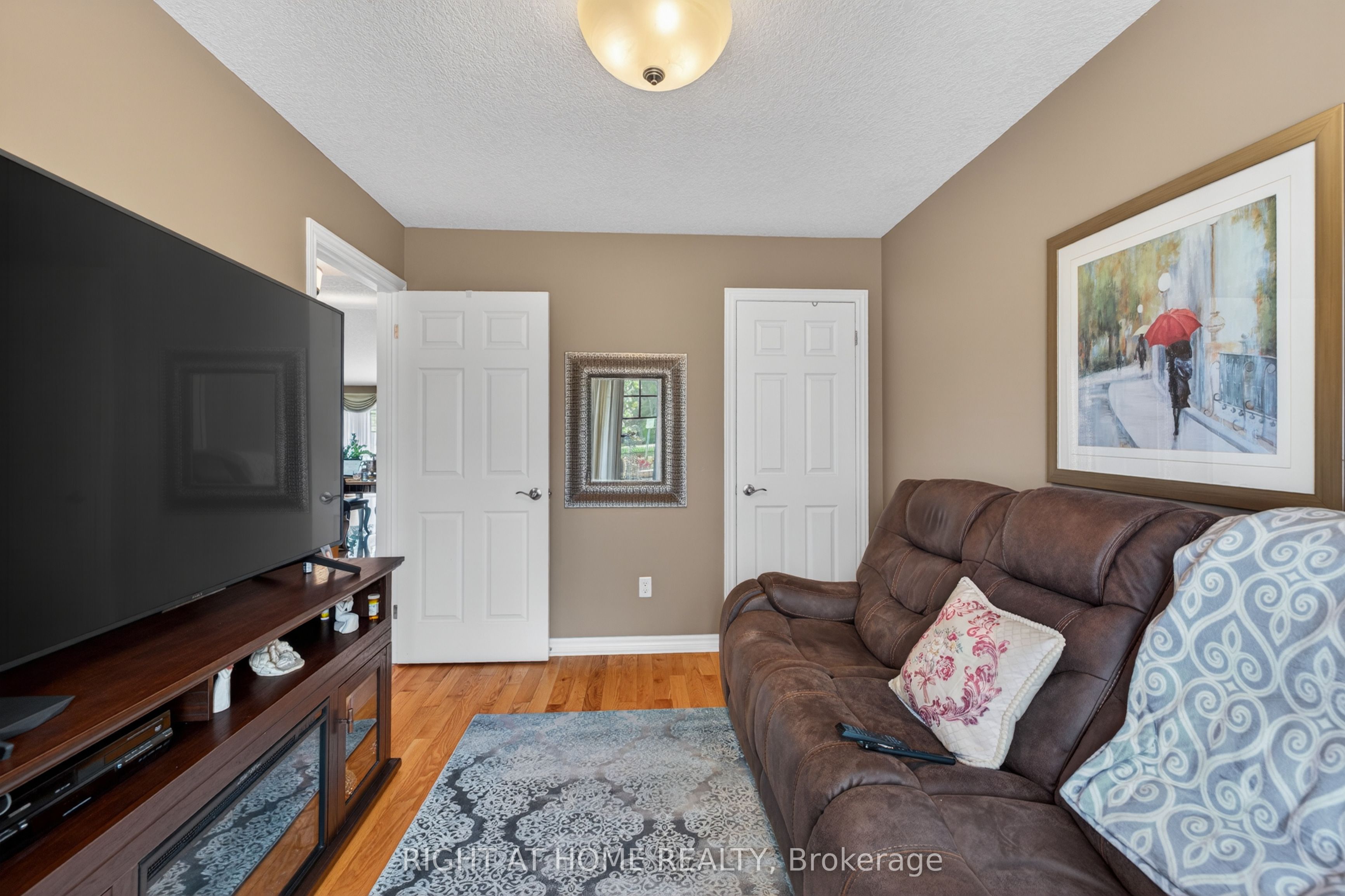2100 Denview Avenue 21 Property Photo 8