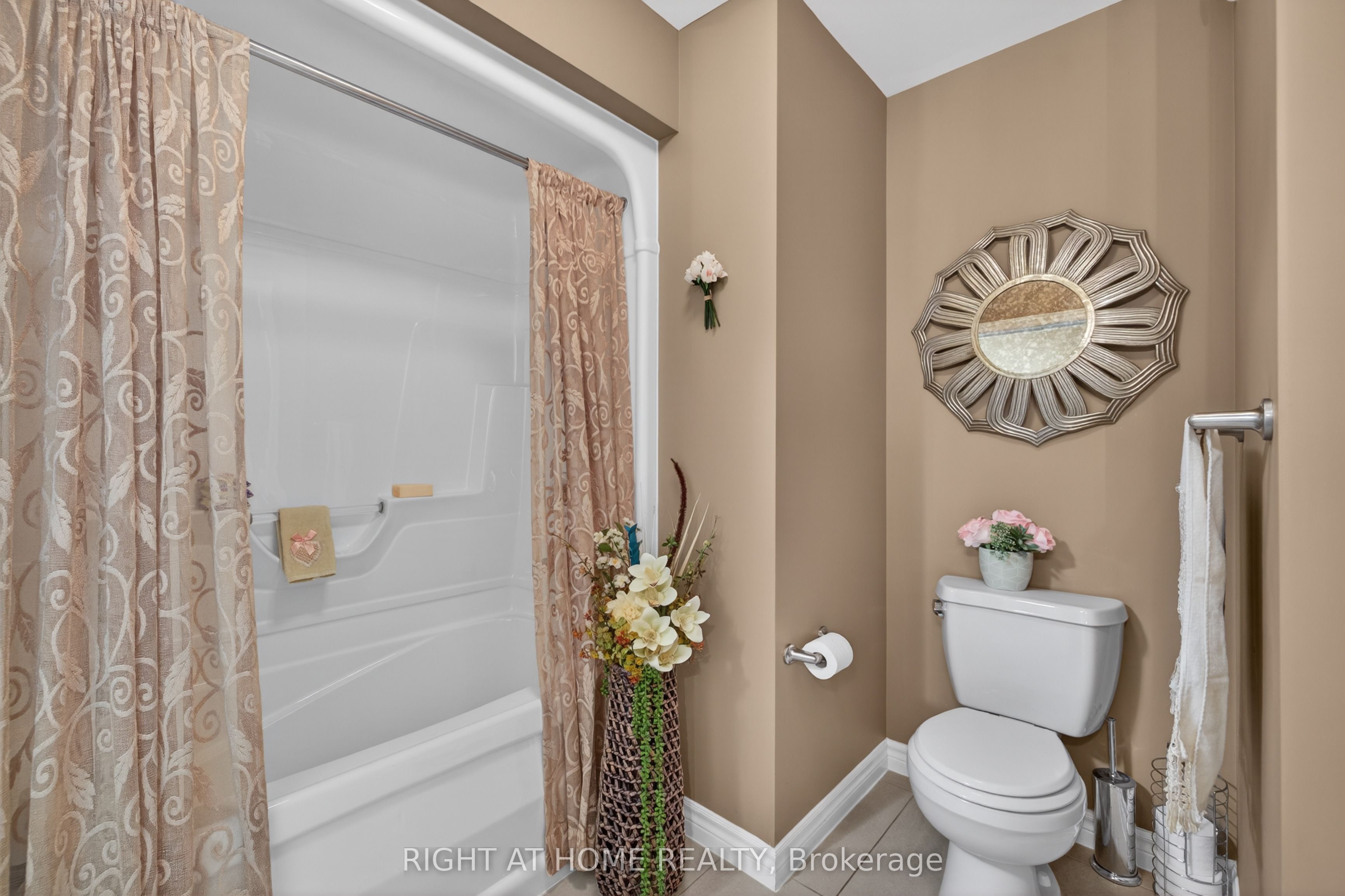 2100 Denview Avenue 21 Property Photo 10