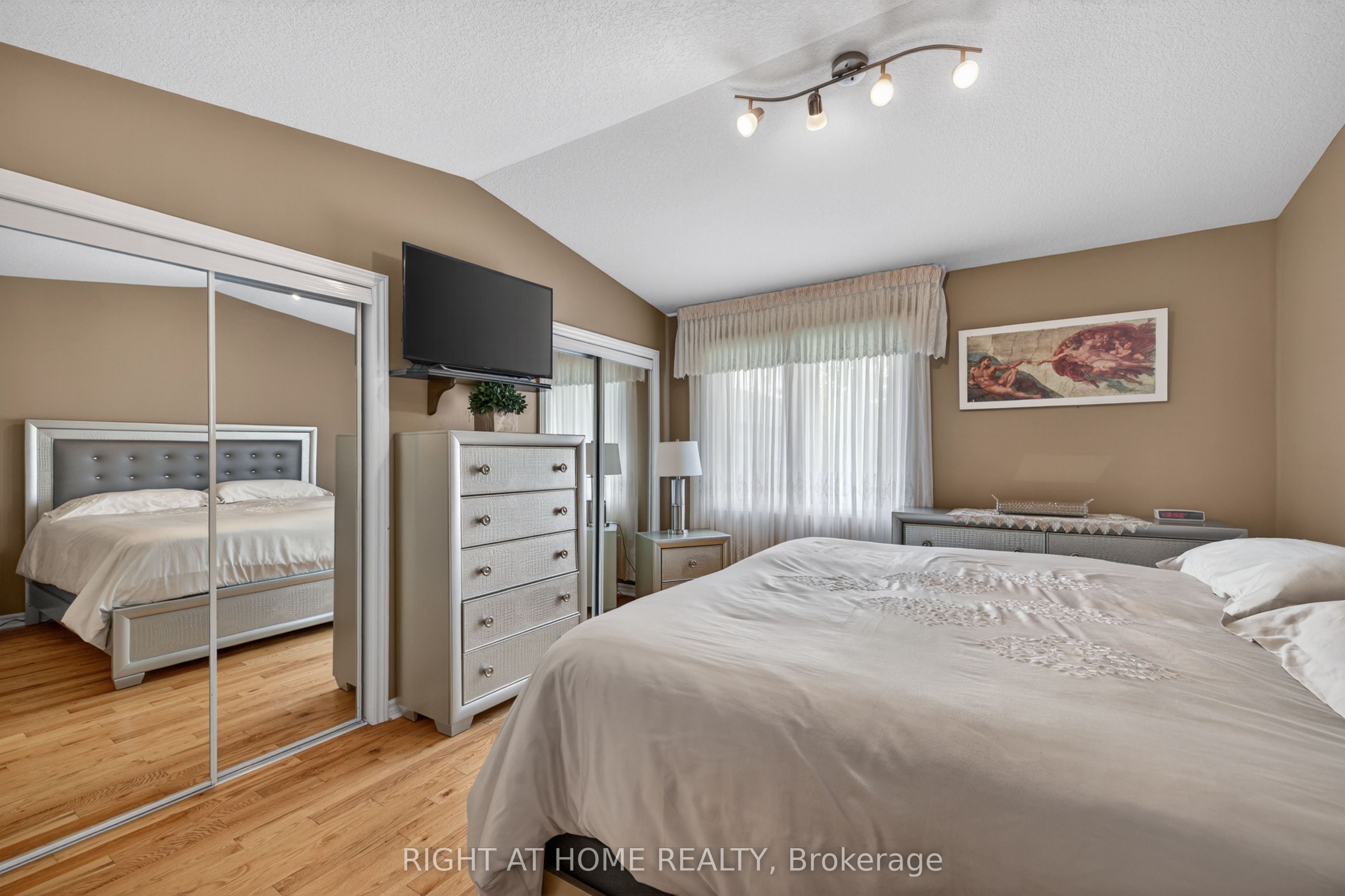 2100 Denview Avenue 21 Property Photo 14