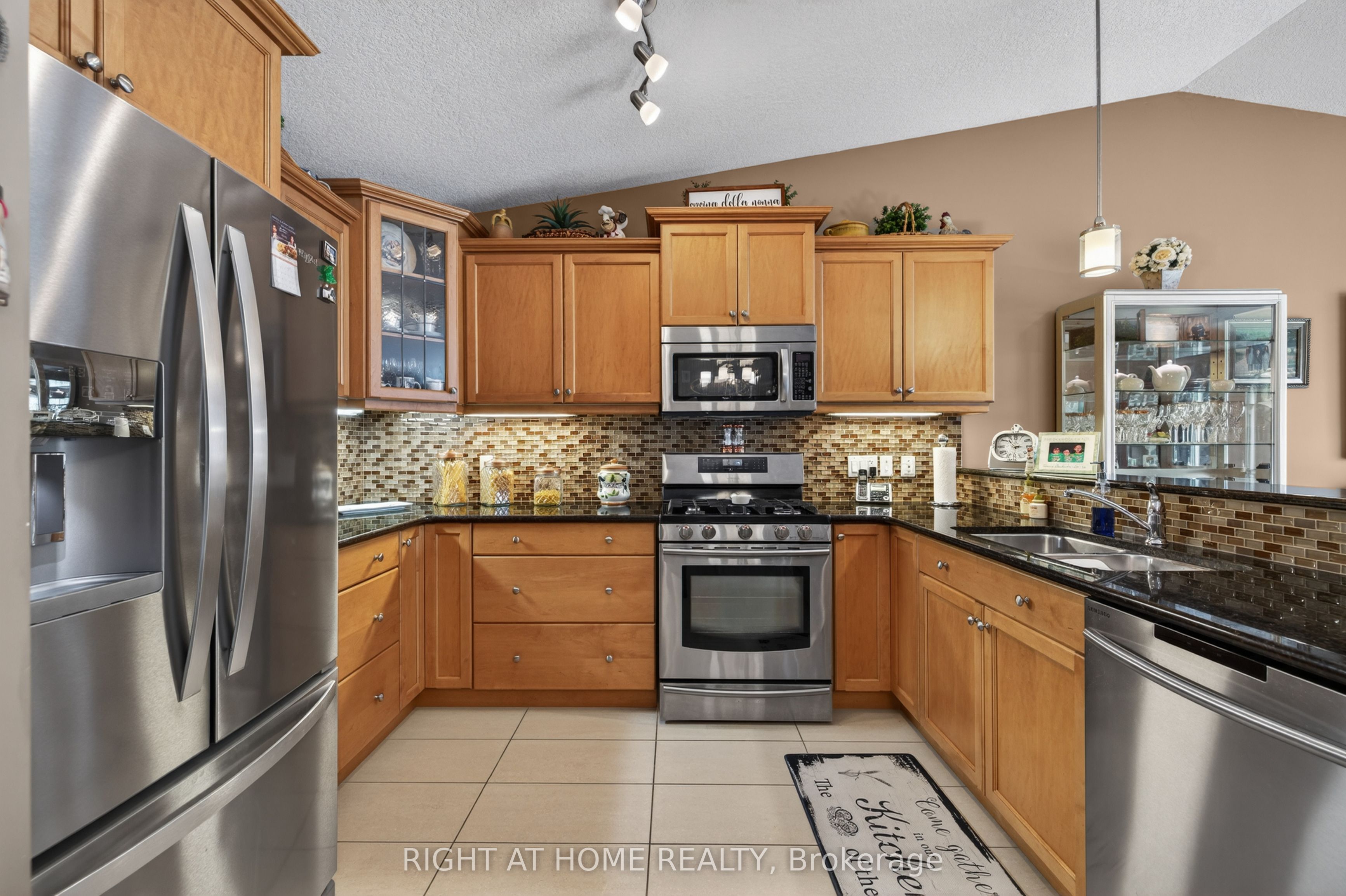 2100 Denview Avenue 21 Property Photo 19