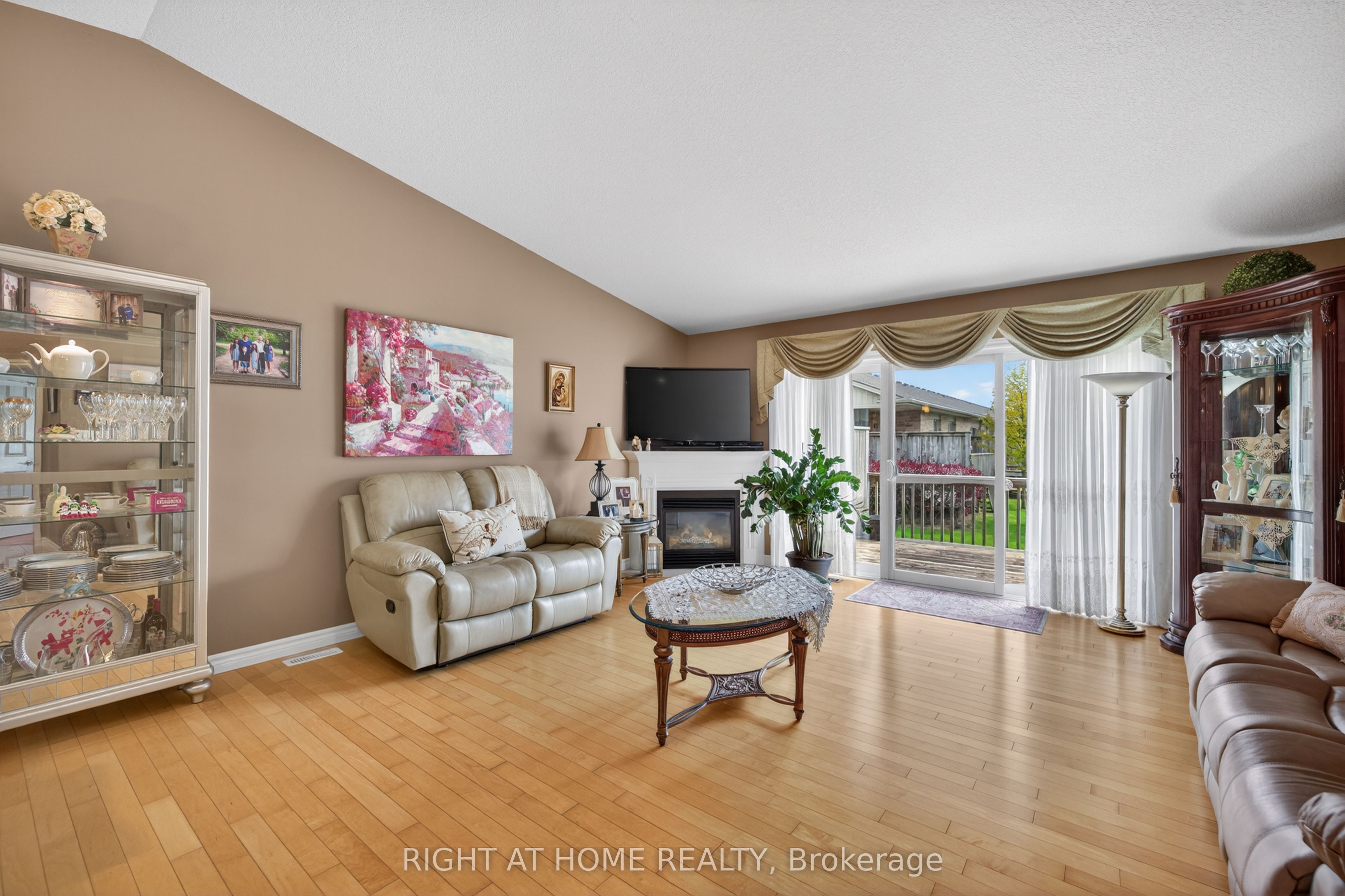 2100 Denview Avenue 21 Property Photo 23