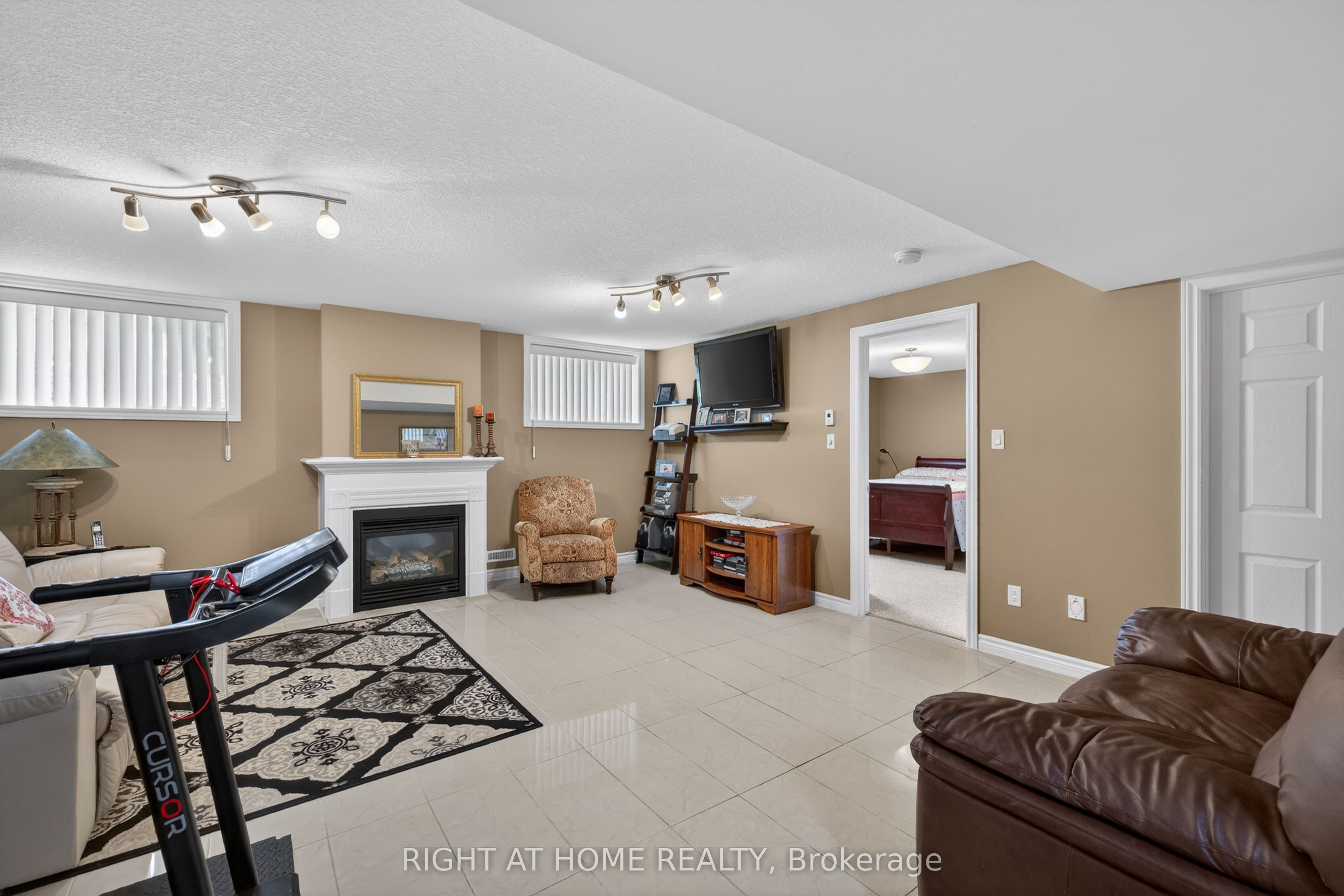 2100 Denview Avenue 21 Property Photo 31