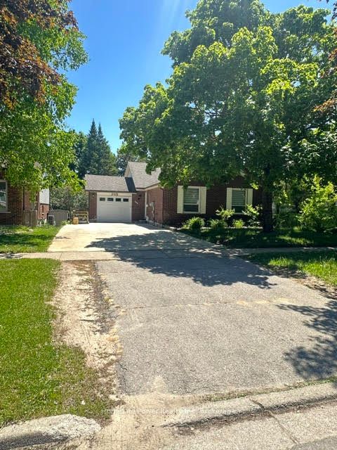 165 Bechtel Street W Property Photo 1