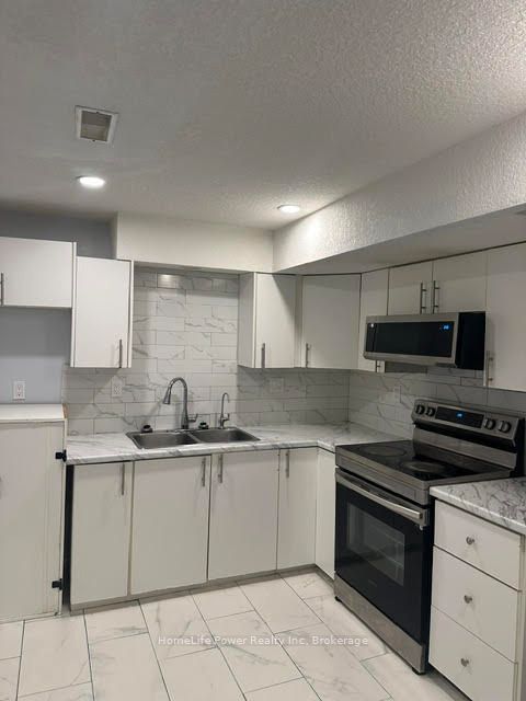 165 Bechtel Street W Property Photo 9