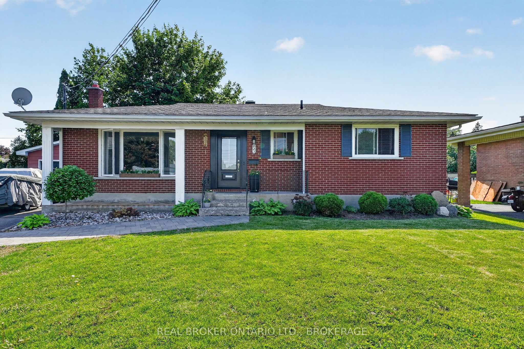 821 Haldimand Crescent