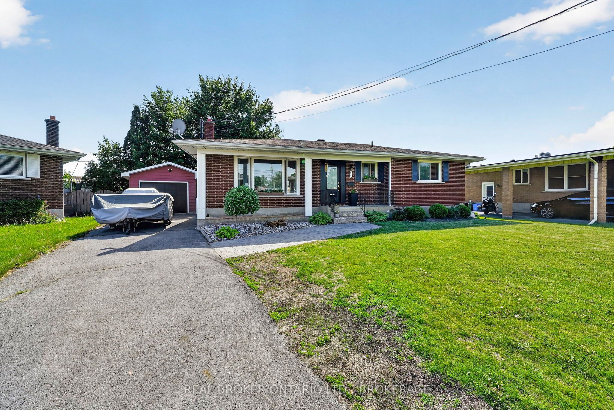 821 Haldimand Crescent Property Photo 2