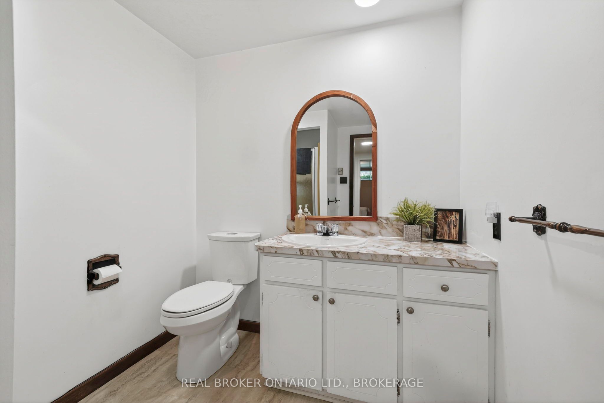 821 Haldimand Crescent Property Photo 31