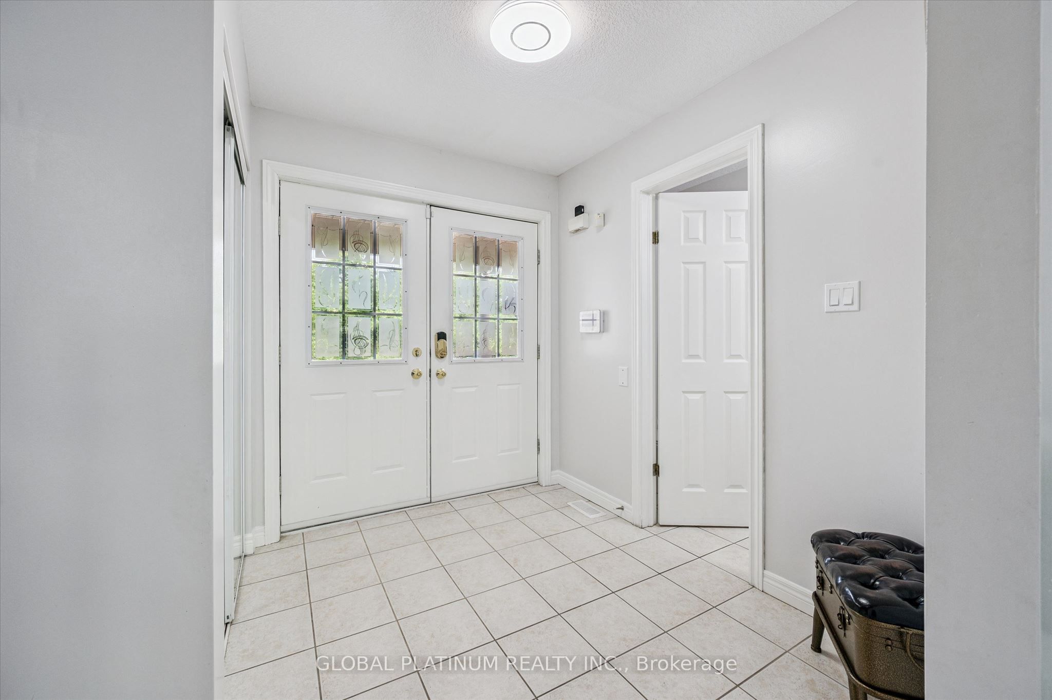 244 Doon South Drive Property Photo 4