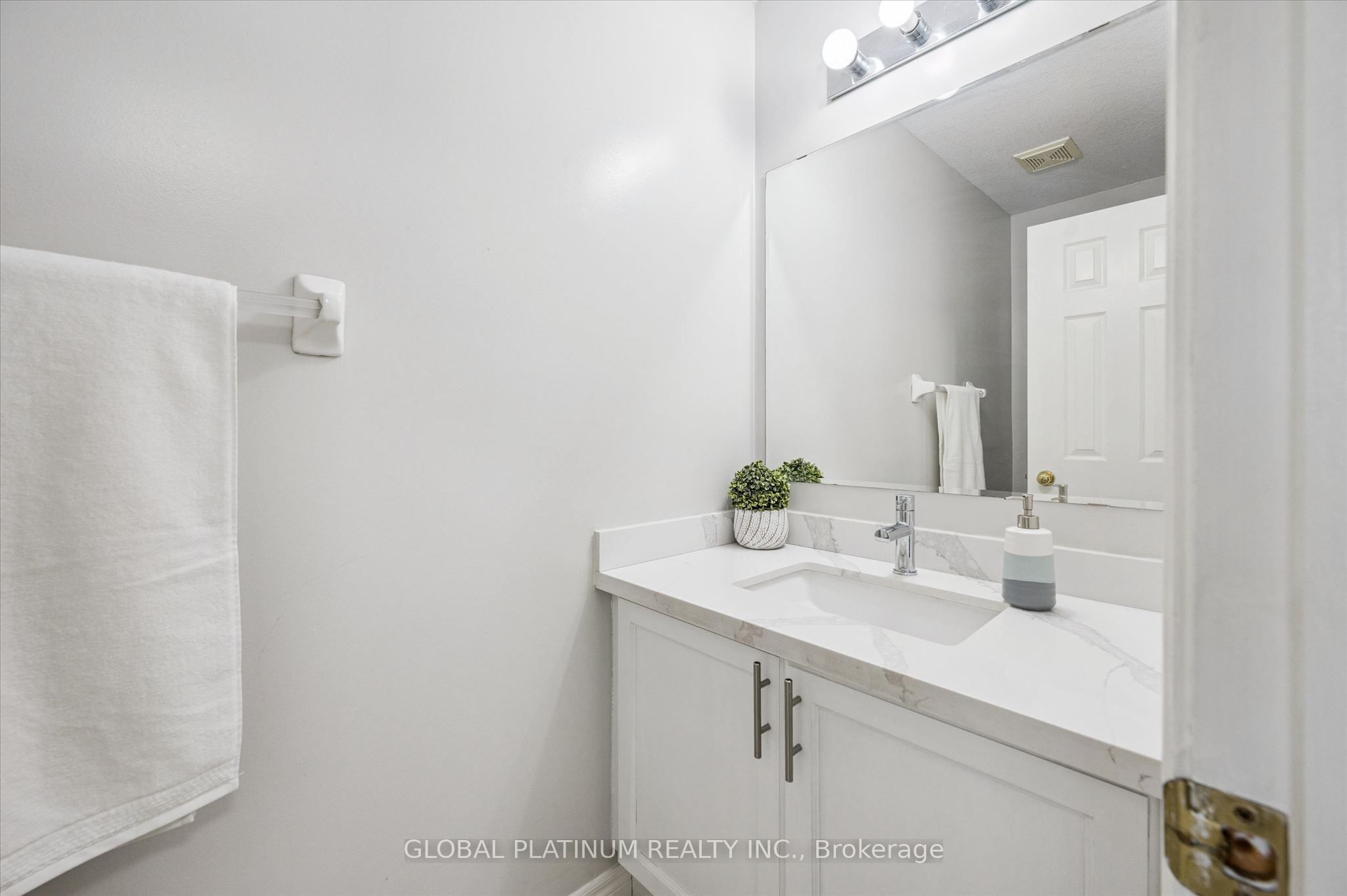 244 Doon South Drive Property Photo 15