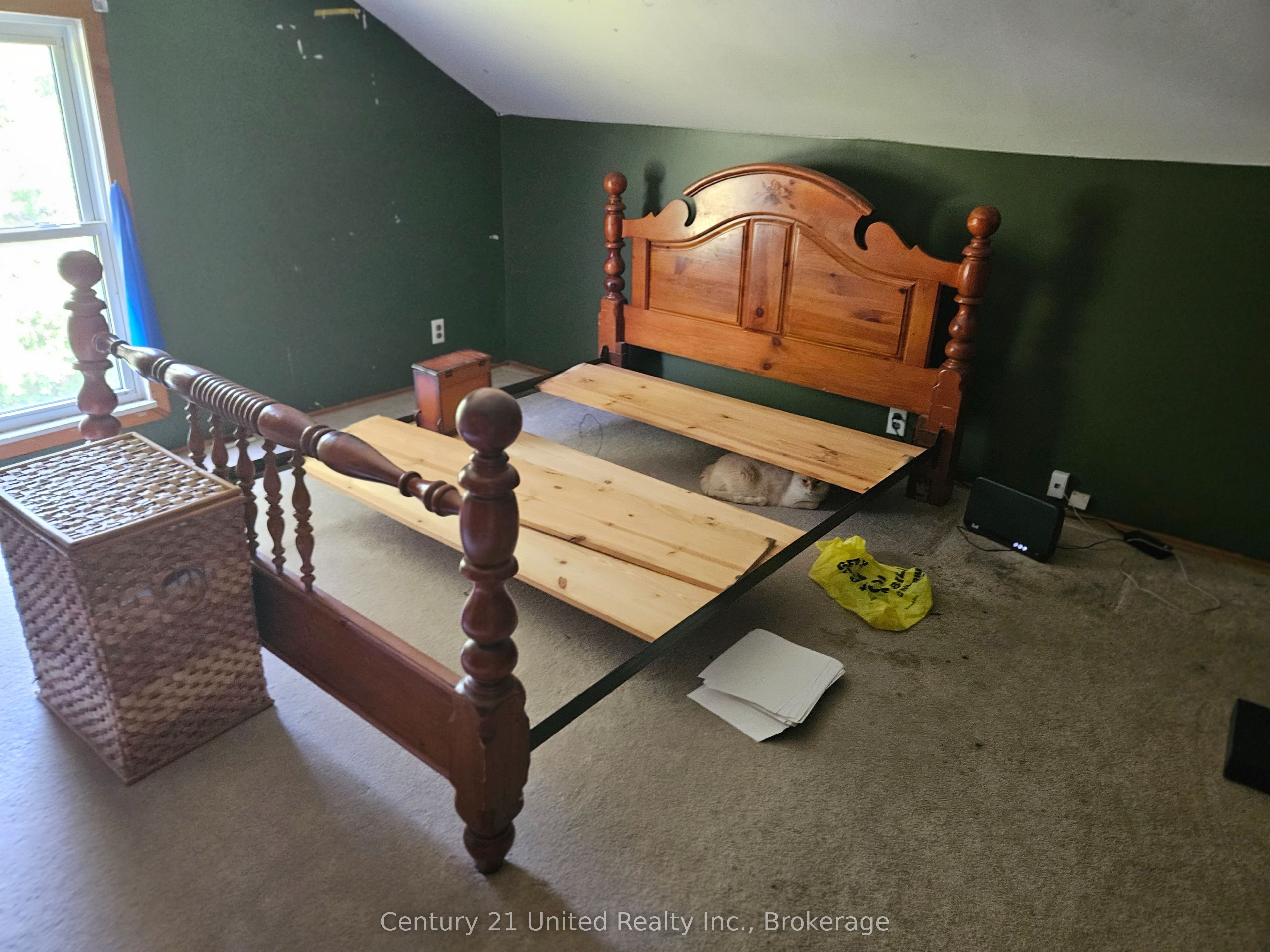 135 King Street E Property Photo 11