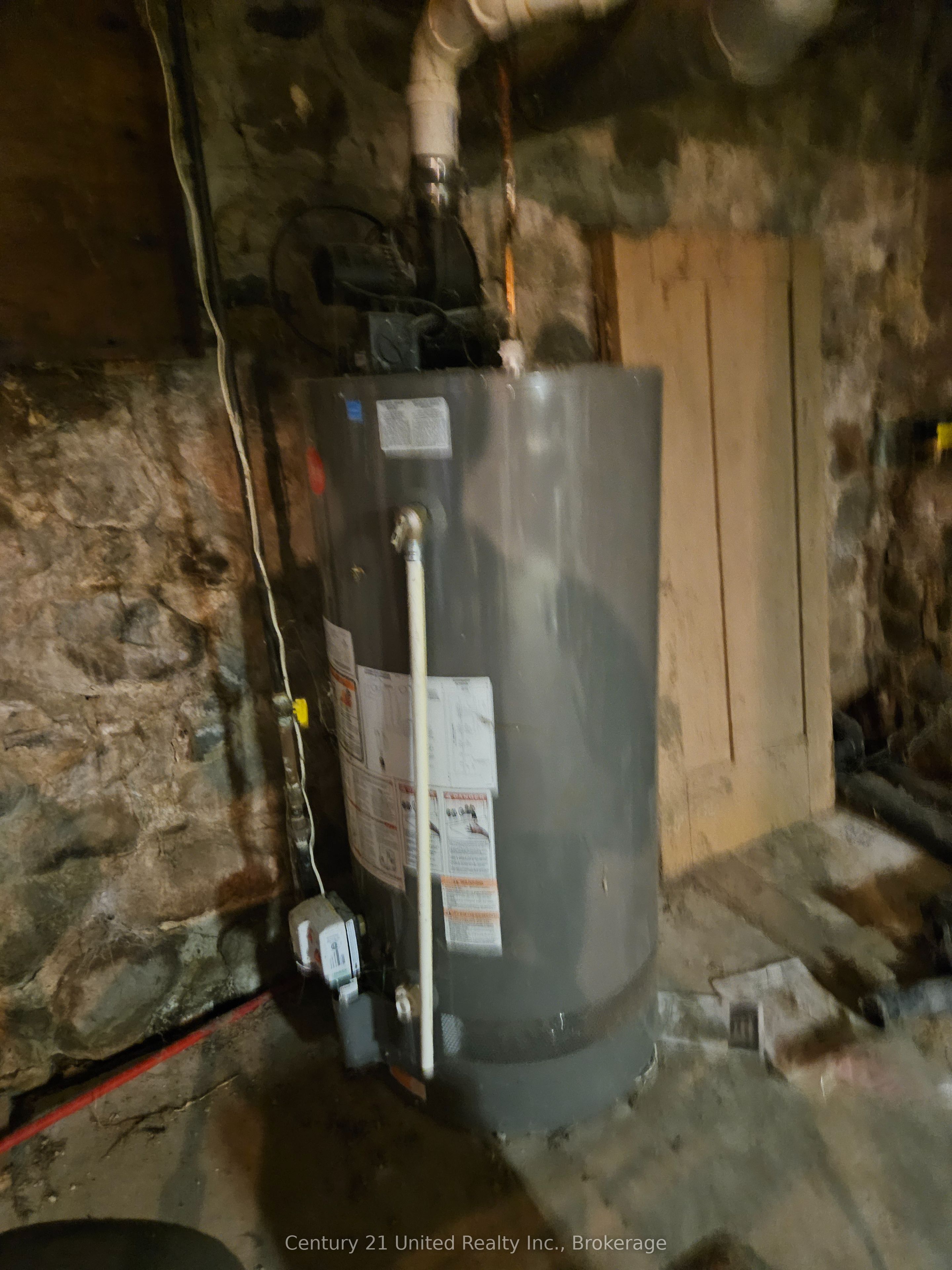 135 King Street E Property Photo 17