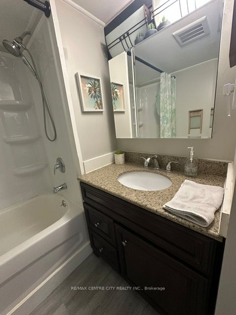 2189 Dundas Street E 41 Property Photo 16