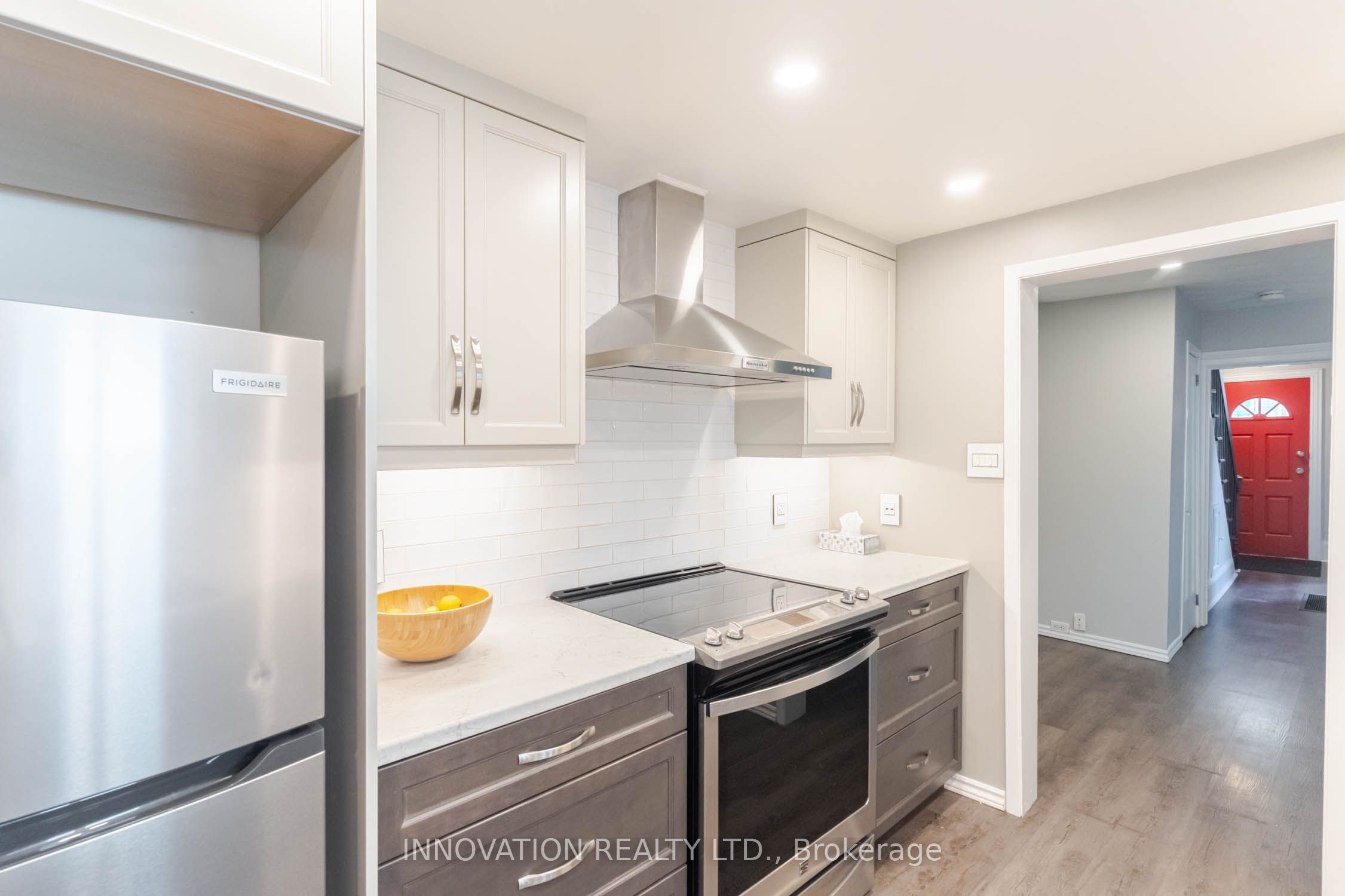 106 James Street E Property Photo 12