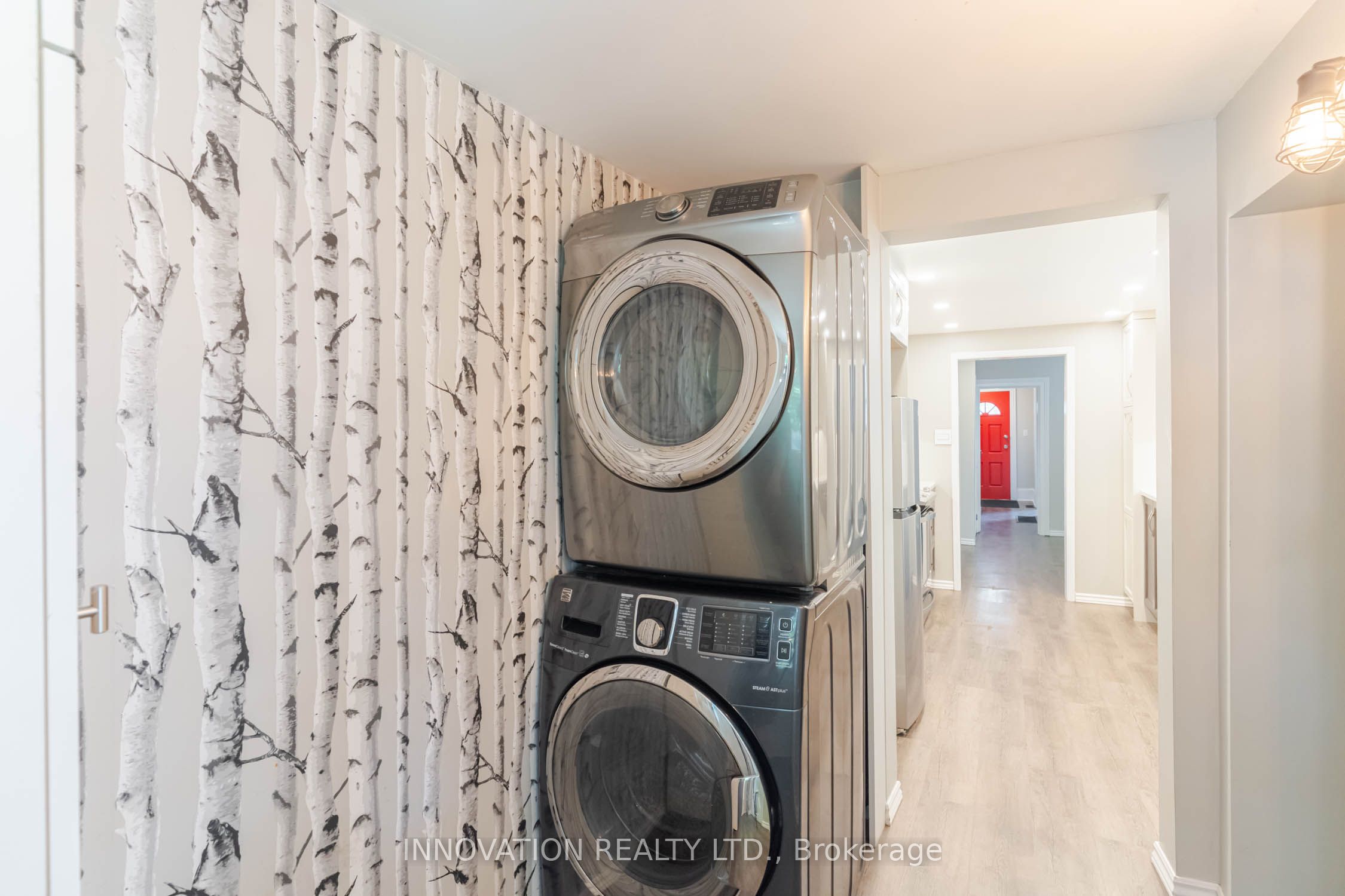 106 James Street E Property Photo 15
