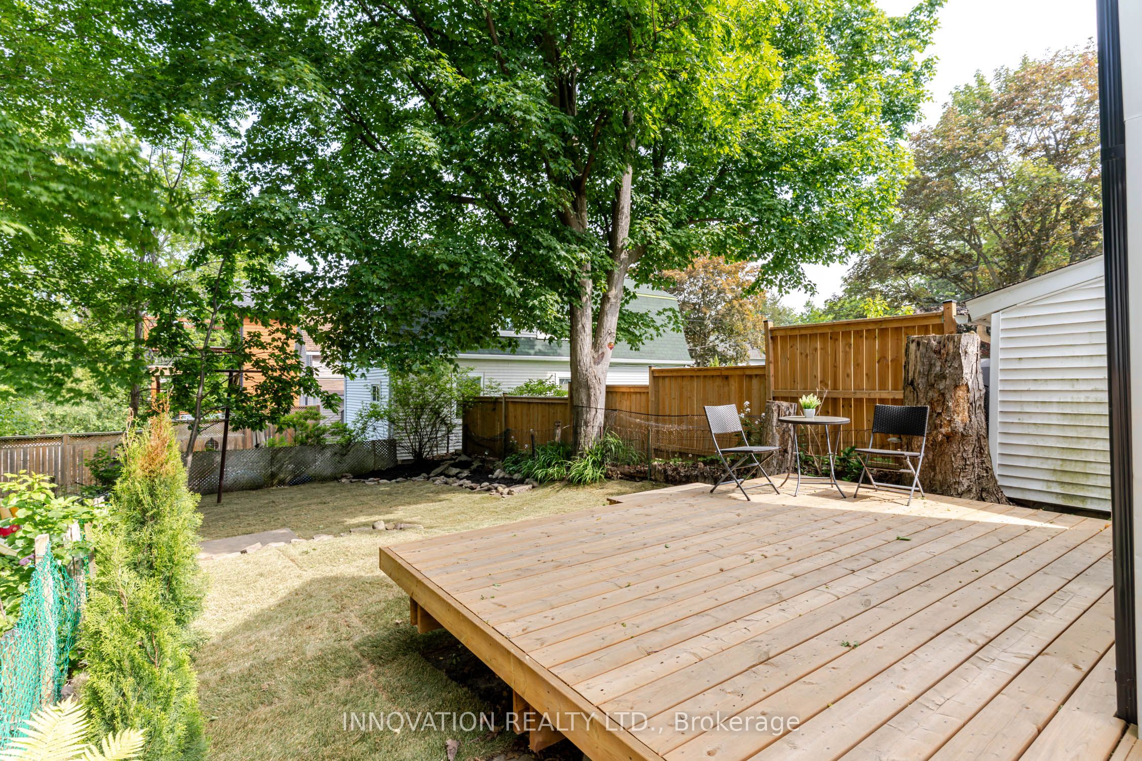 106 James Street E Property Photo 29