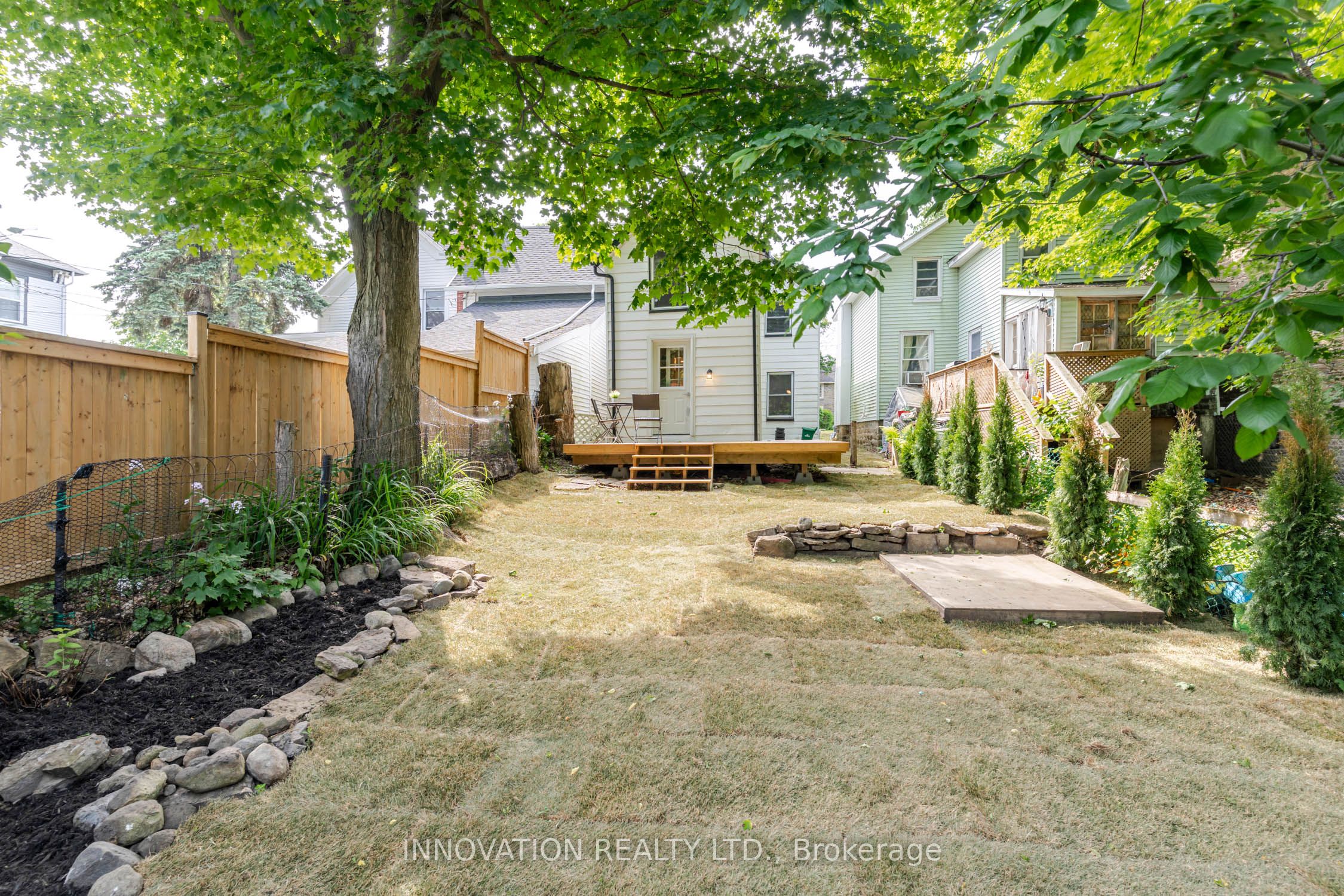 106 James Street E Property Photo 31