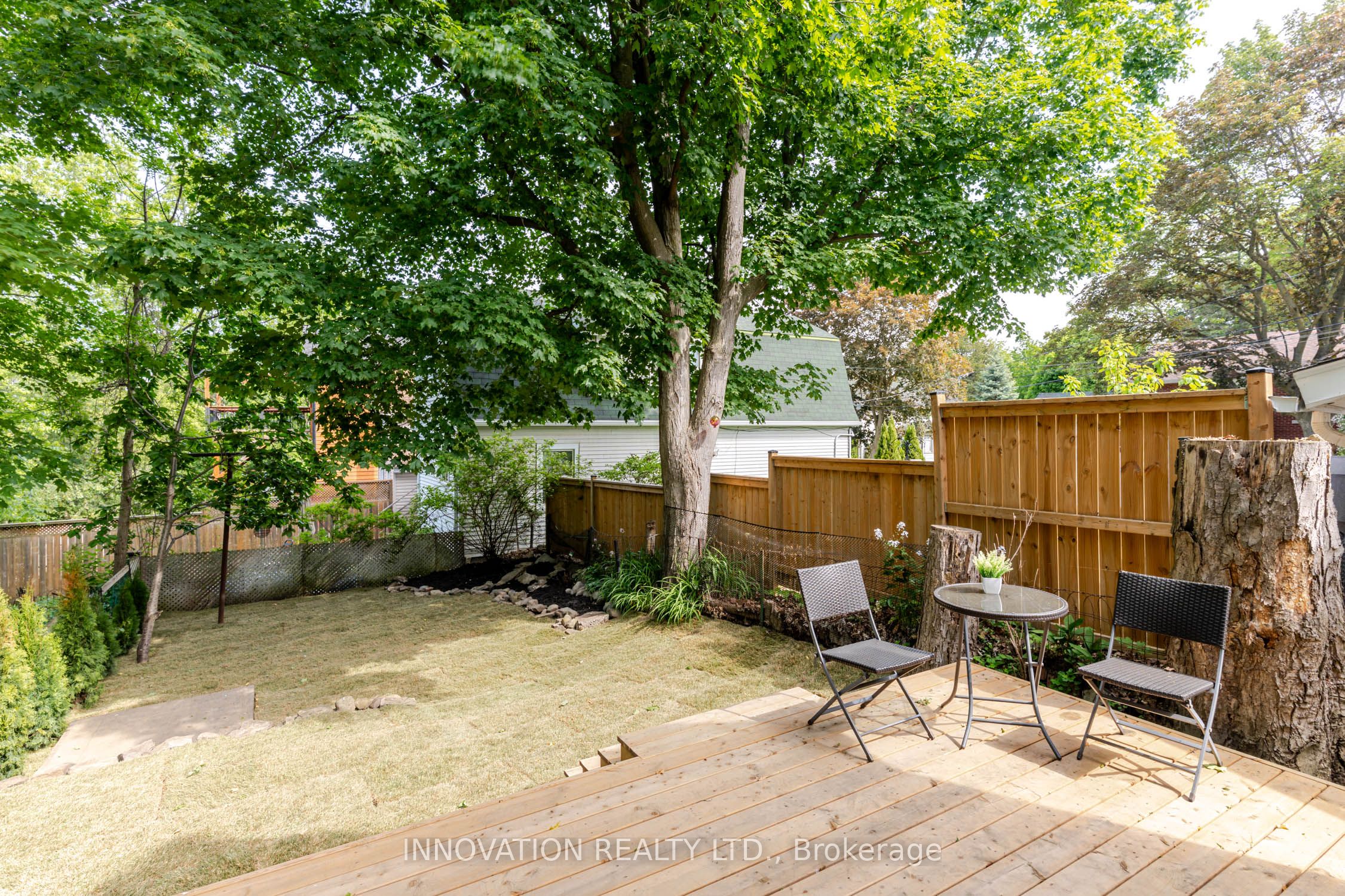 106 James Street E Property Photo 33