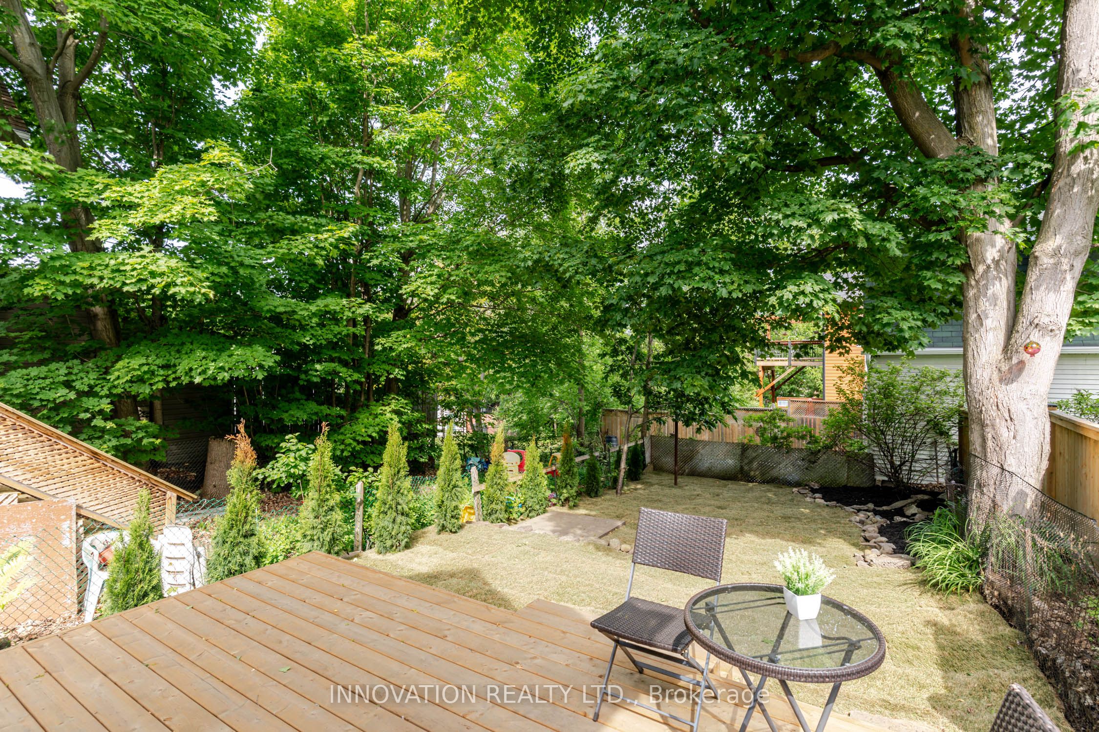 106 James Street E Property Photo 34