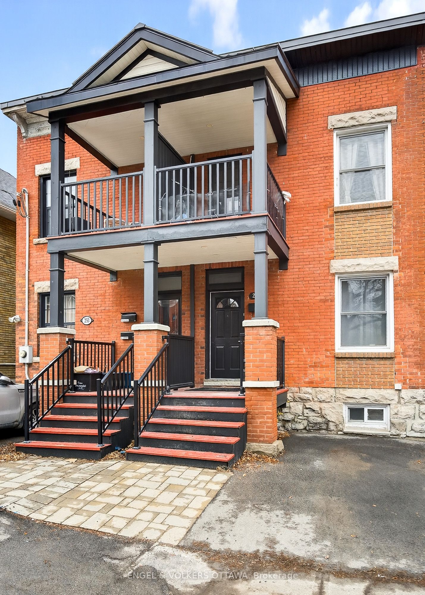 251 Arlington Avenue Property Photo 2