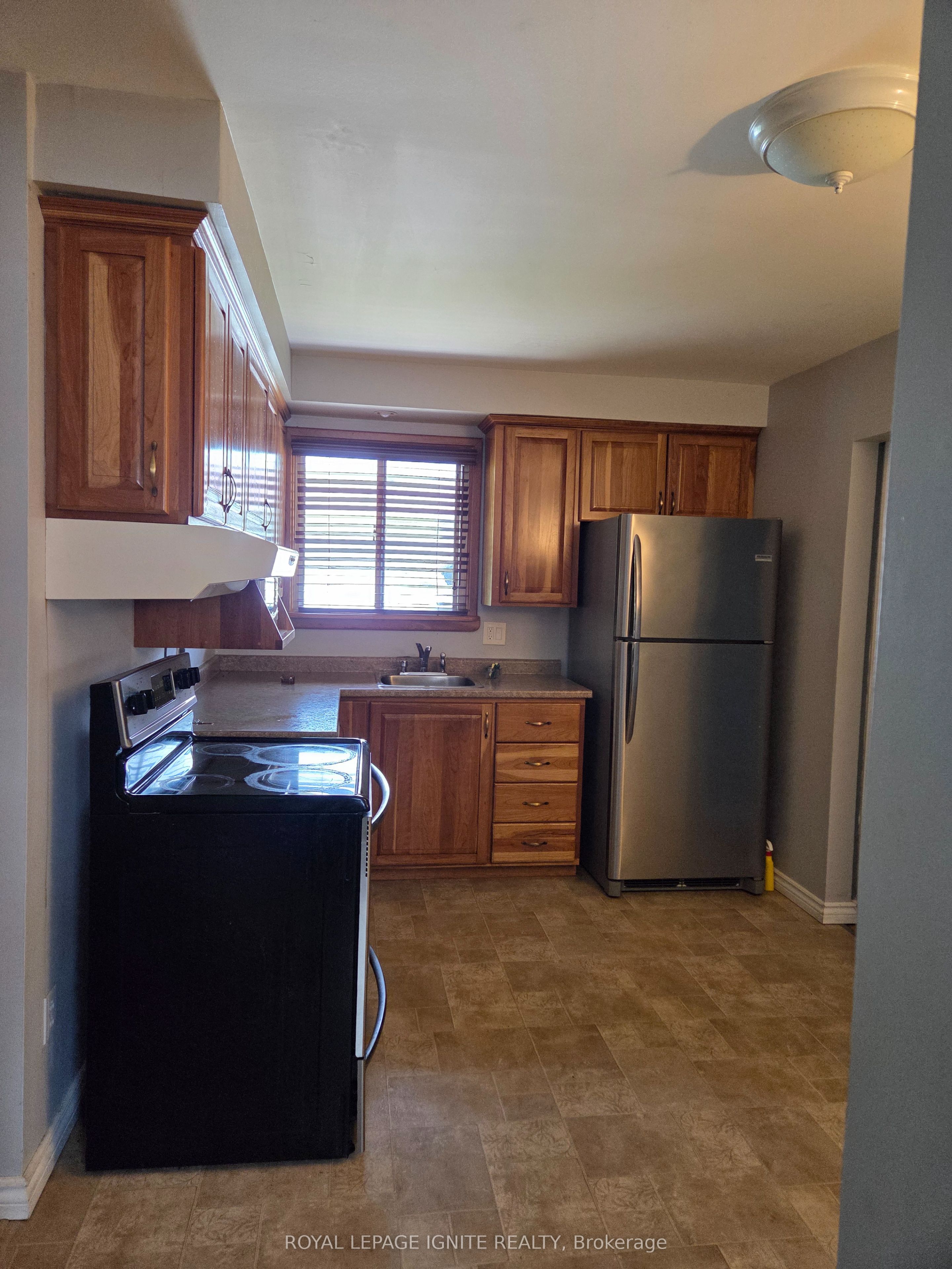 947 Southlawn Drive Property Photo 6