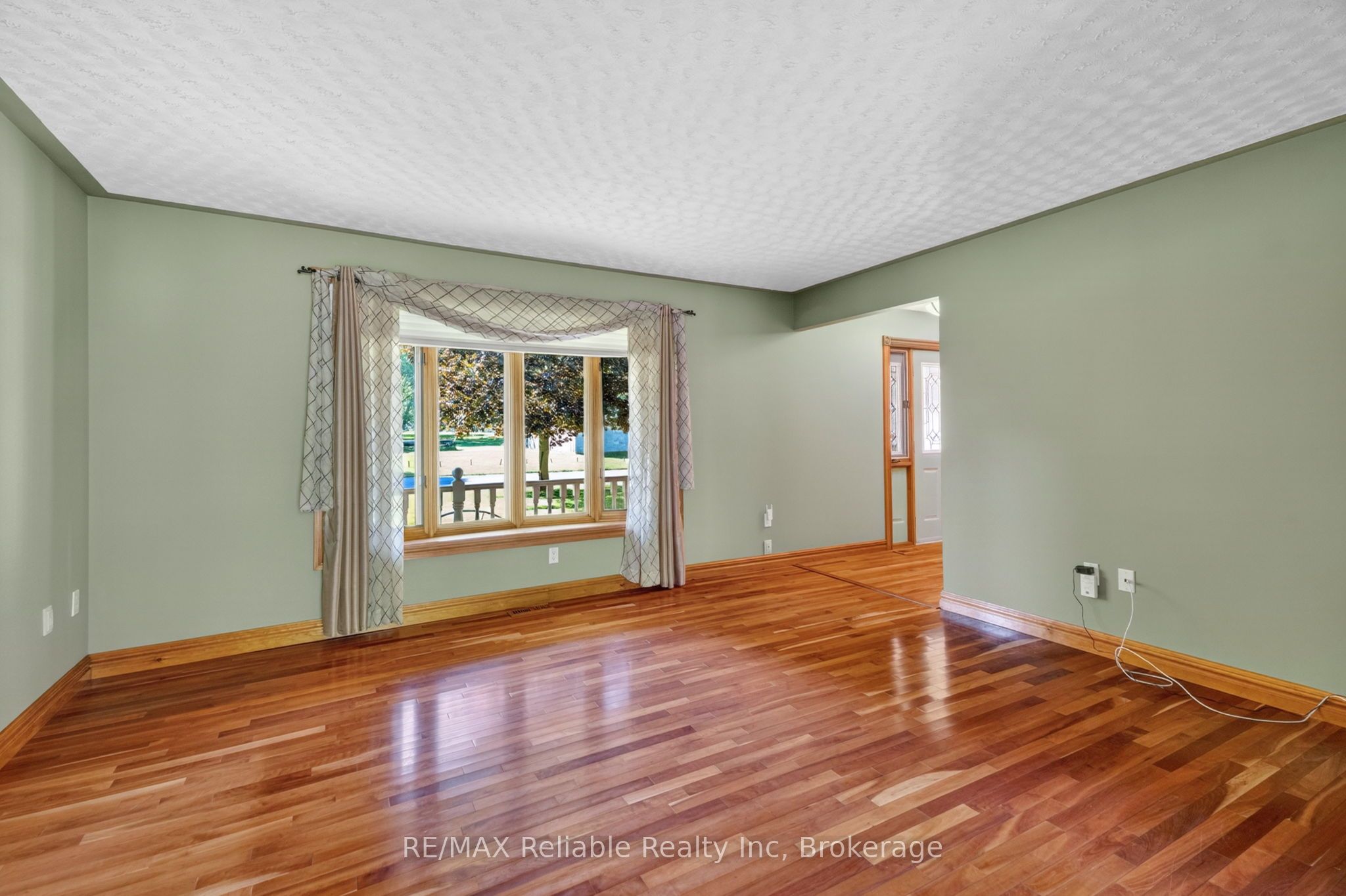 76 William Street Property Photo 8