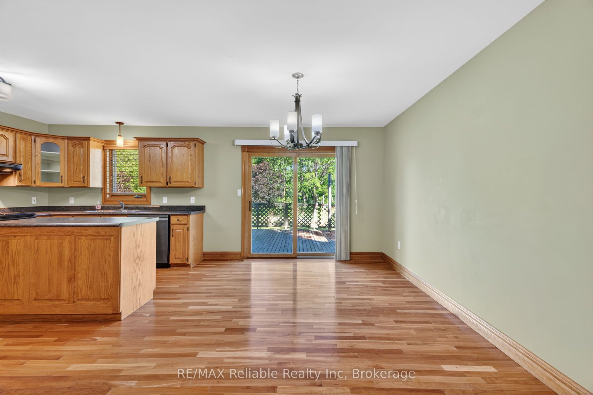 76 William Street Property Photo 9