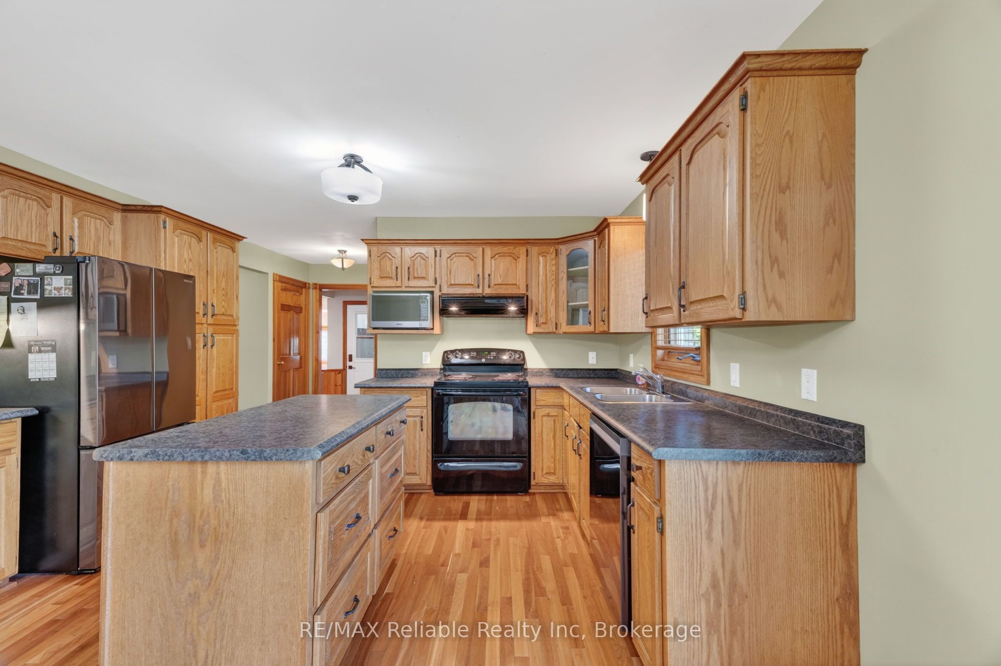 76 William Street Property Photo 12