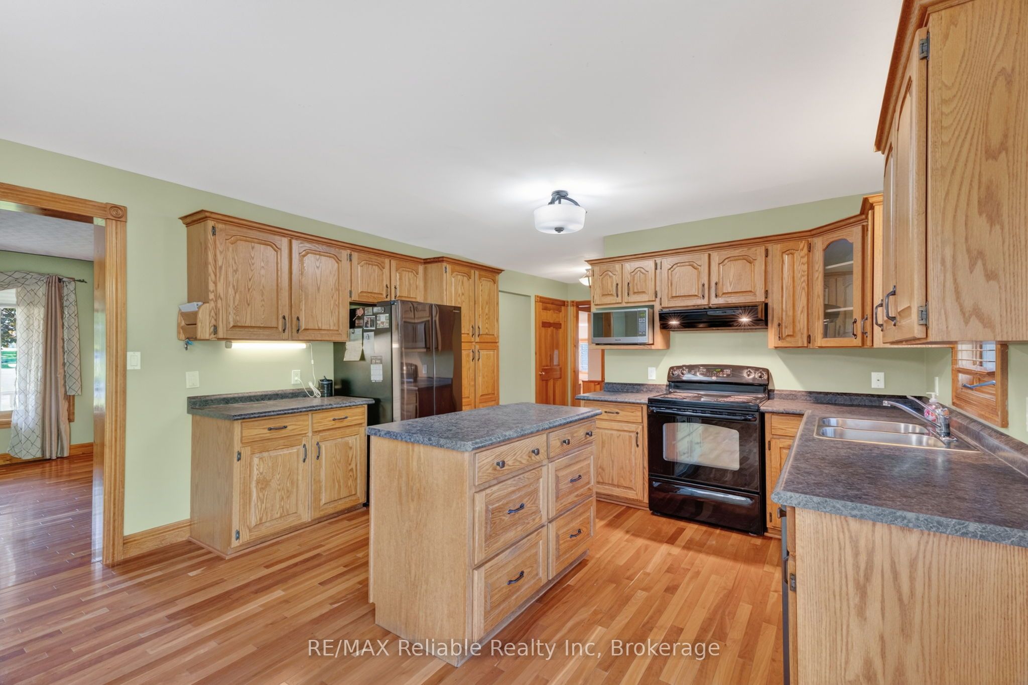 76 William Street Property Photo 13