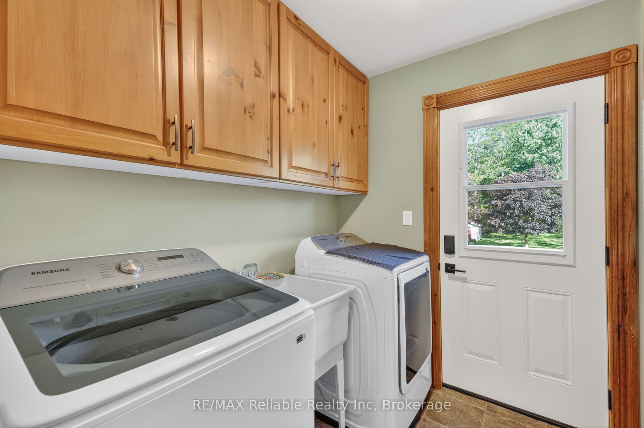 76 William Street Property Photo 19