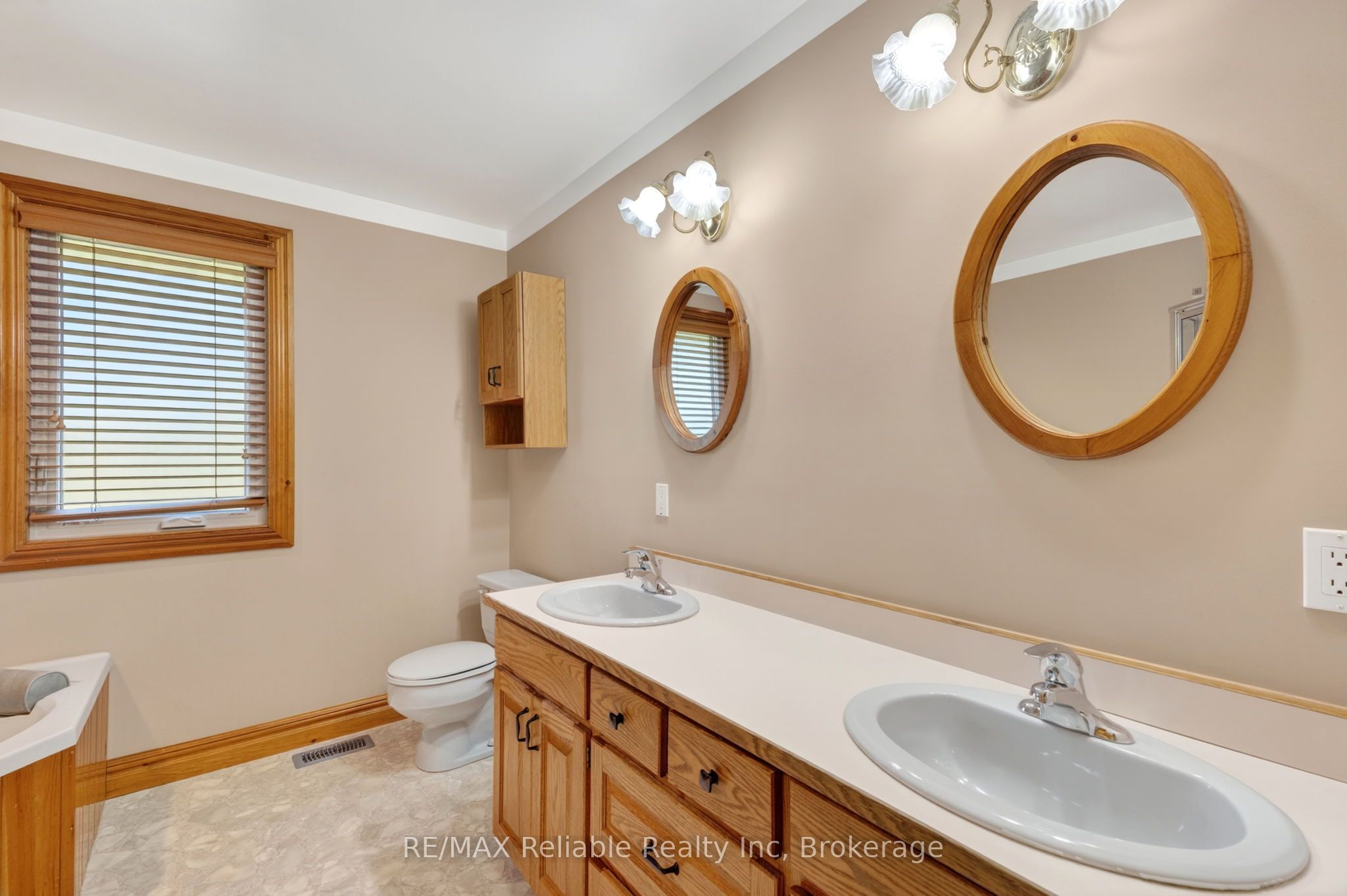 76 William Street Property Photo 21