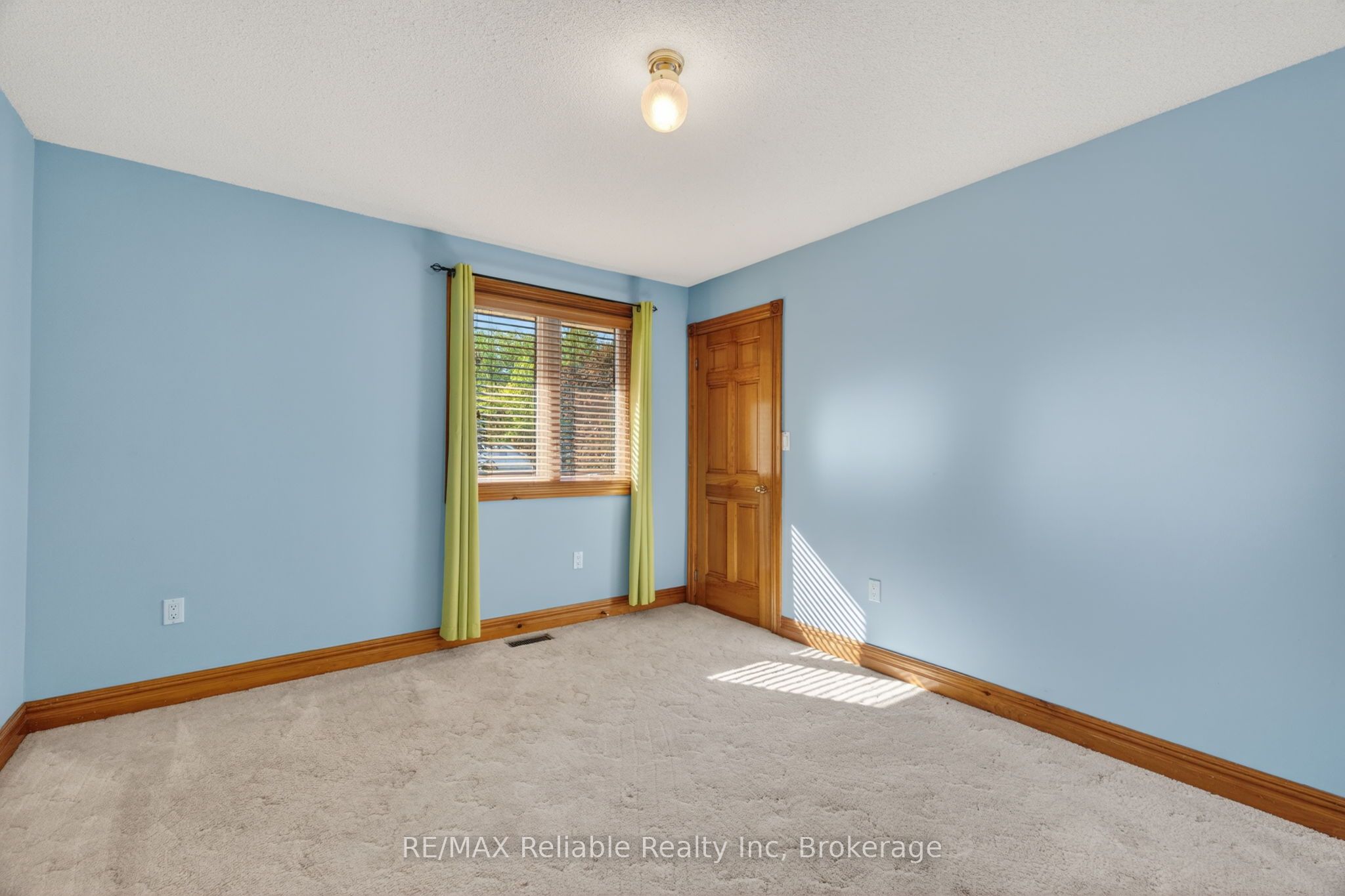 76 William Street Property Photo 25