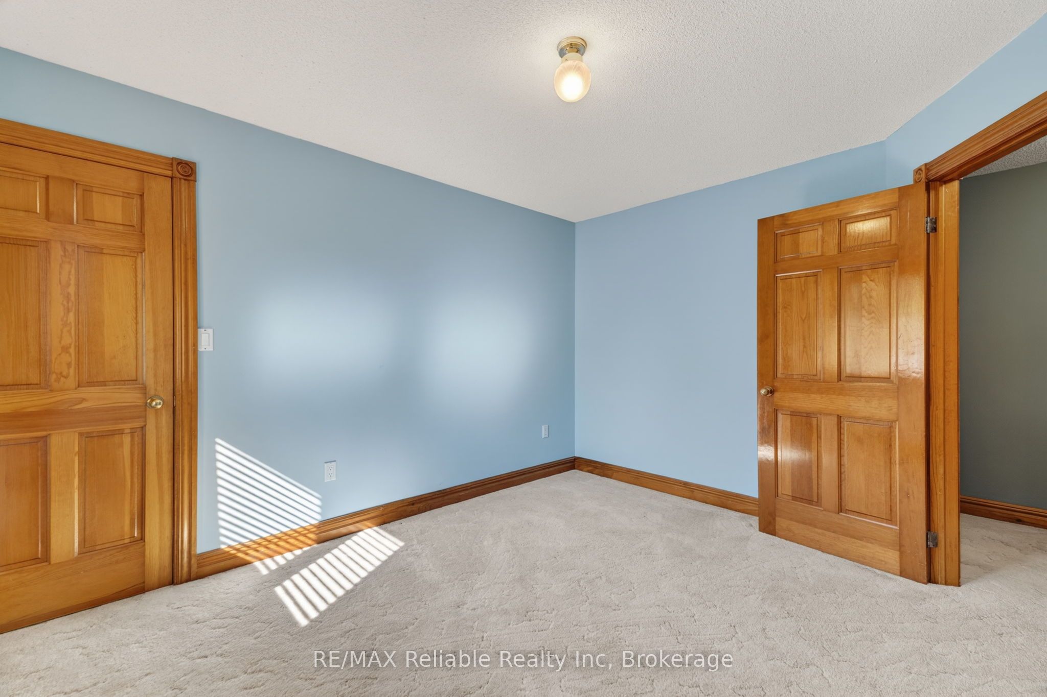 76 William Street Property Photo 26
